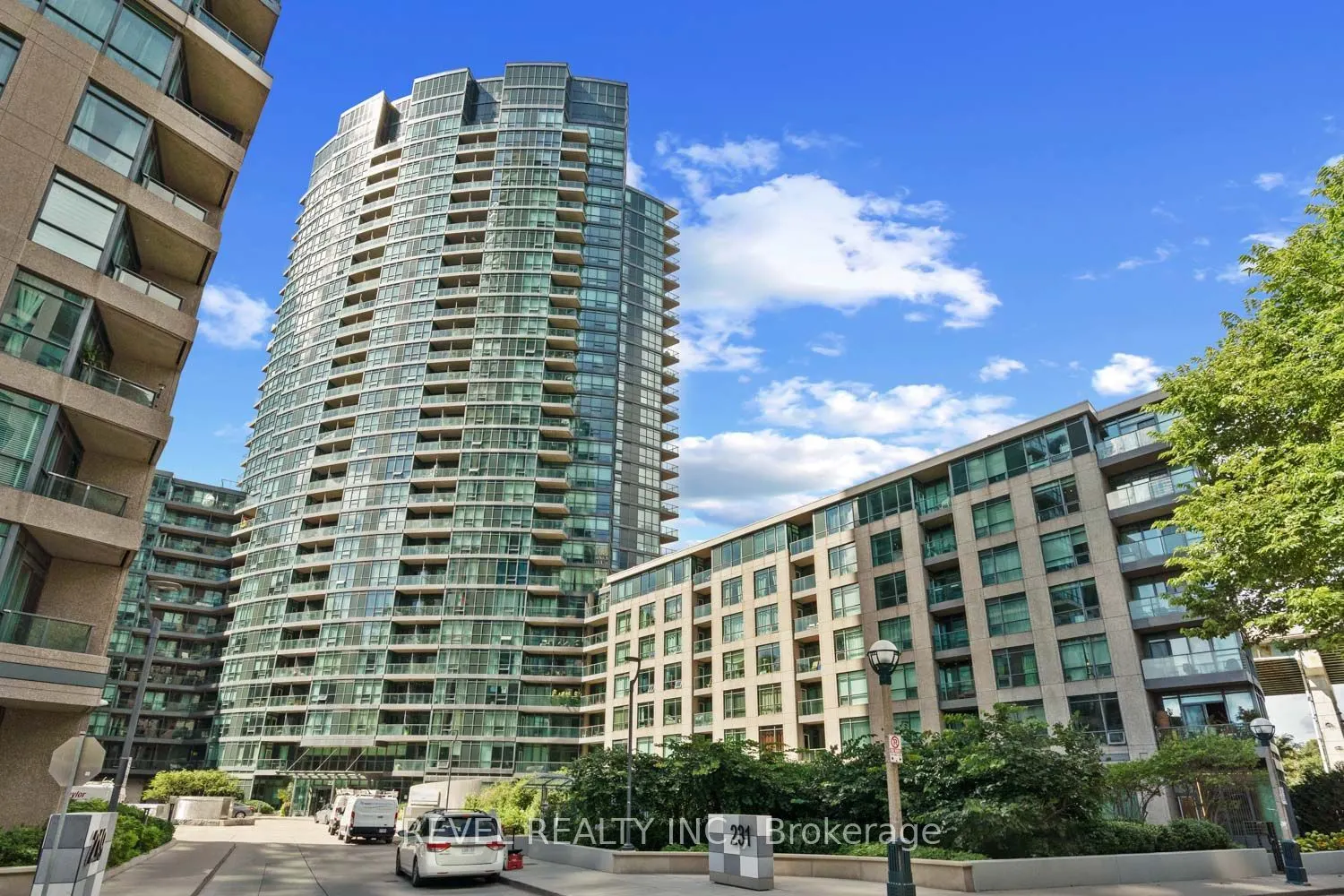 231 Fort York Boulevard #2001