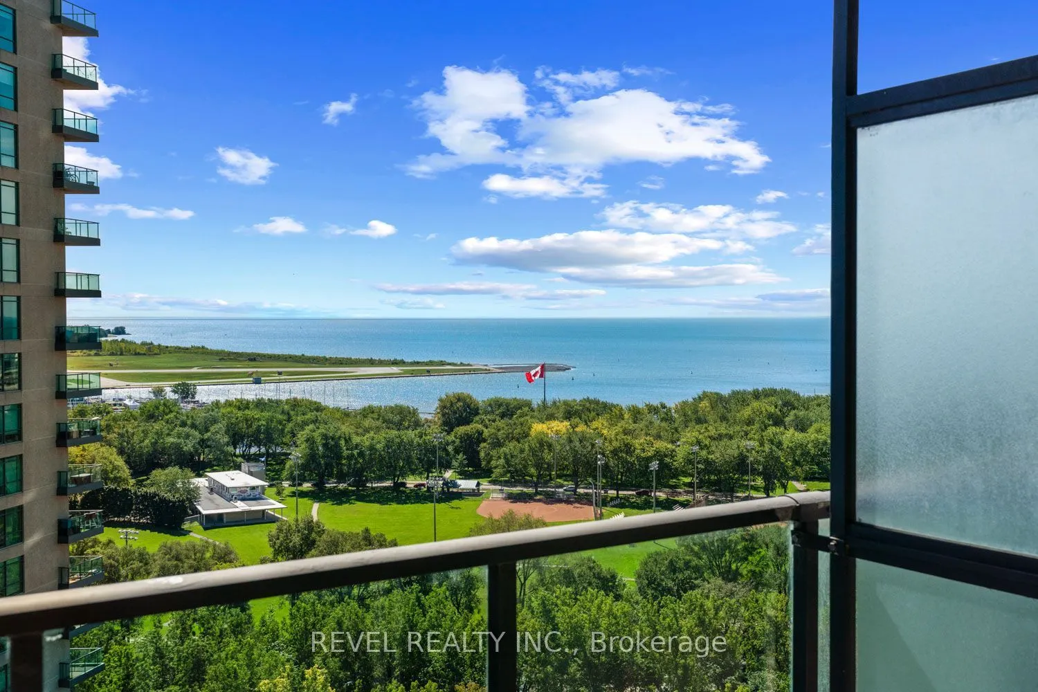 231 Fort York Boulevard #2001