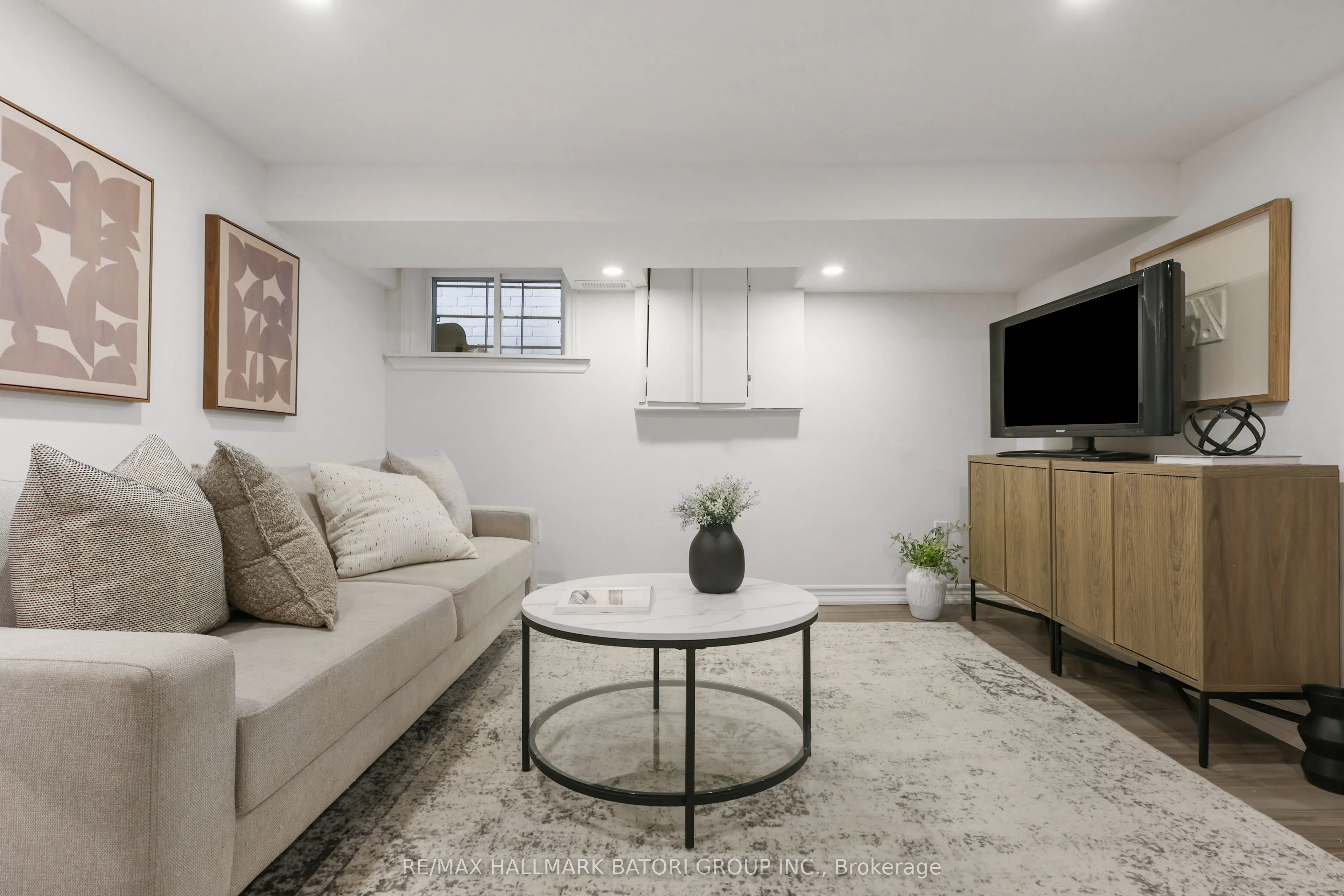 104 Orchard View Boulevard