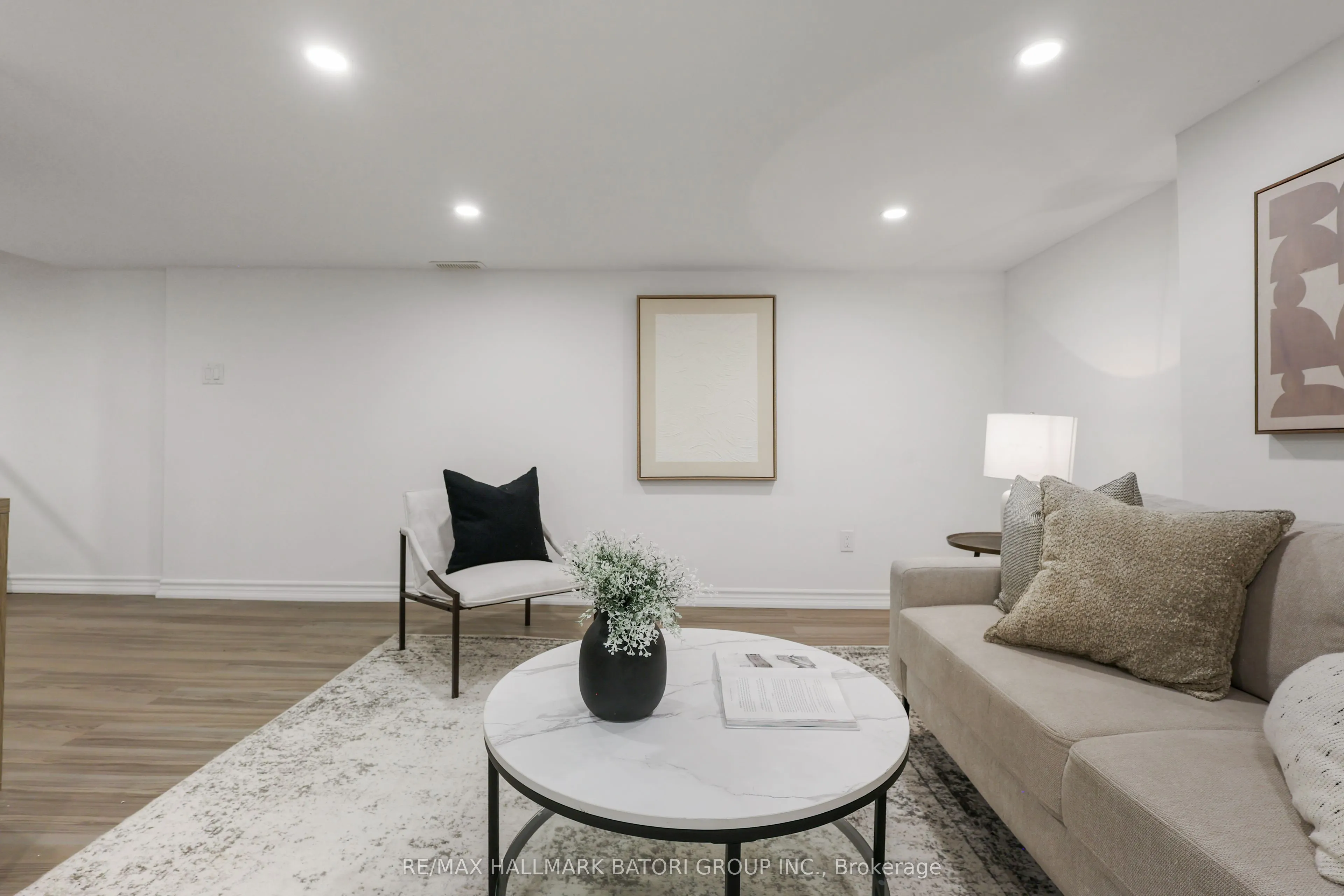 104 Orchard View Boulevard