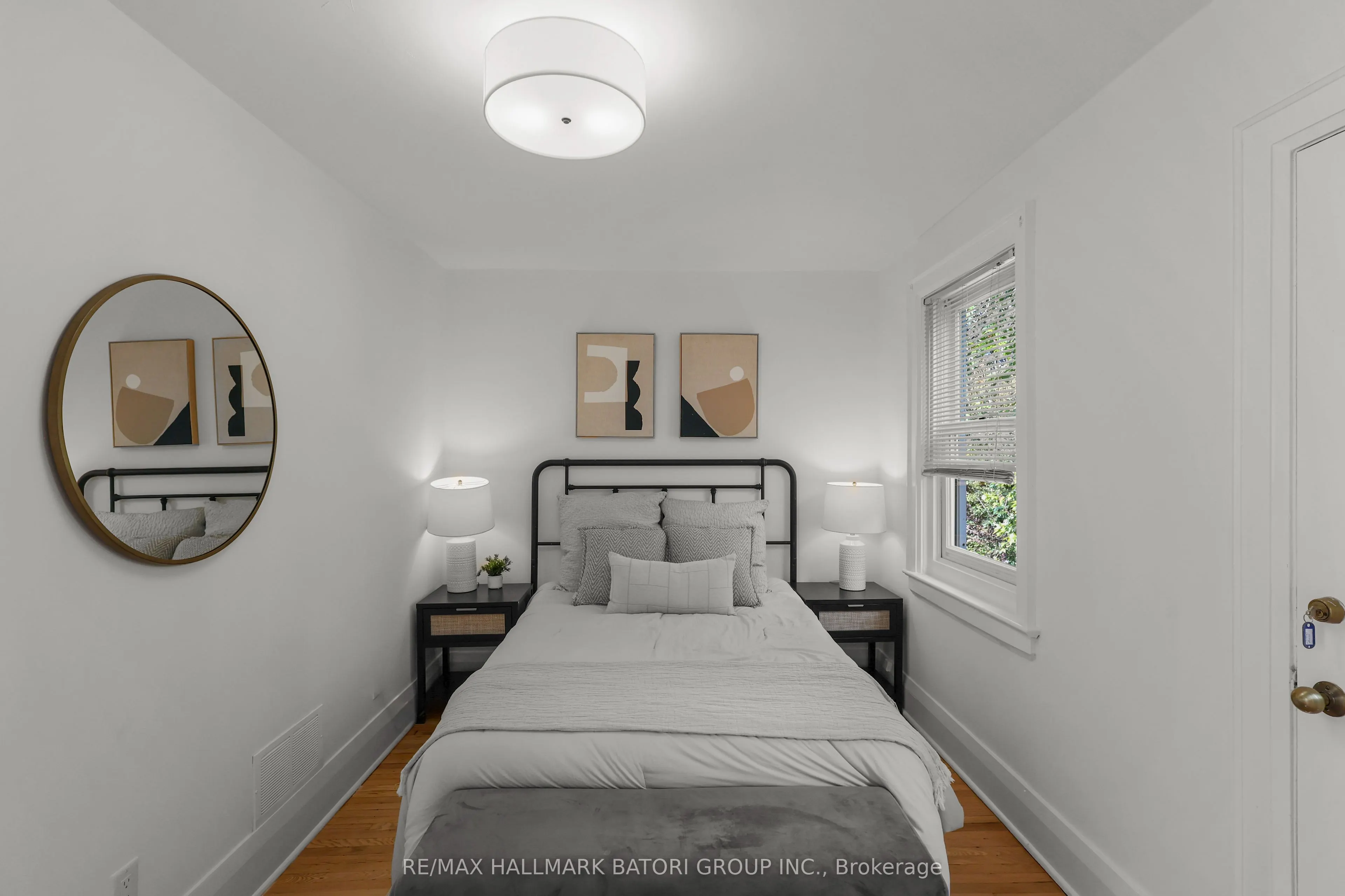 104 Orchard View Boulevard