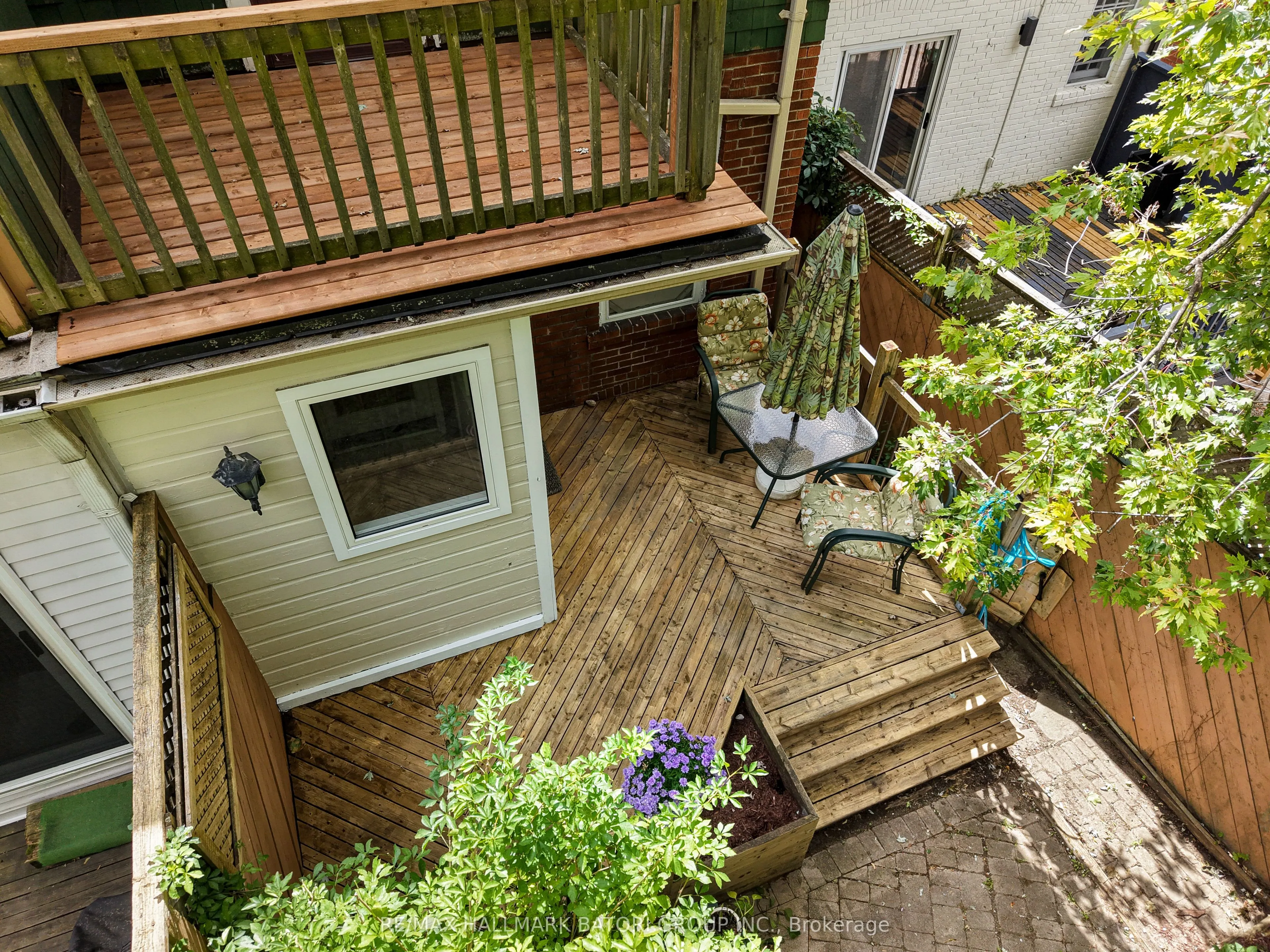 104 Orchard View Boulevard