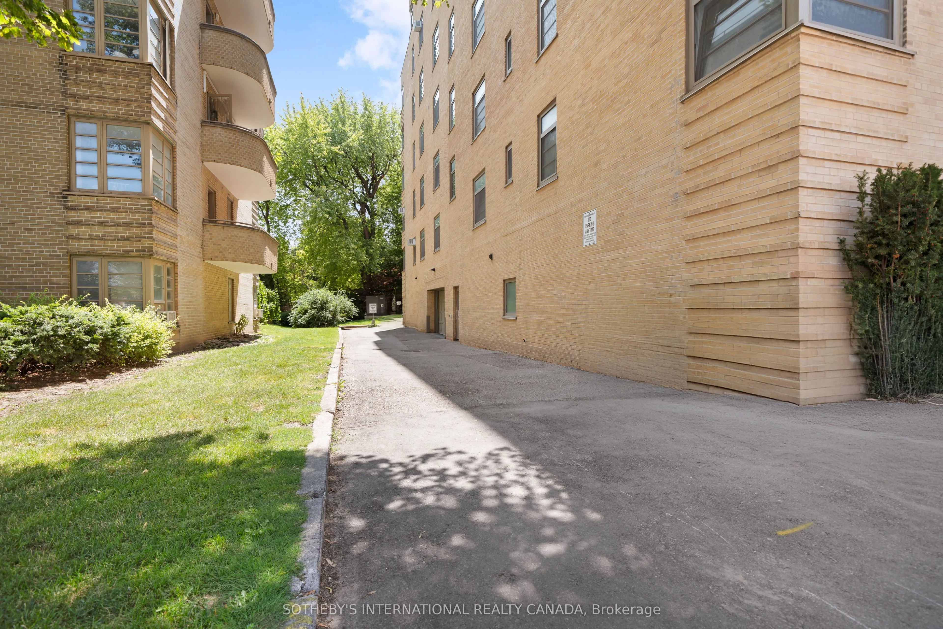 717 Eglinton Avenue W #510