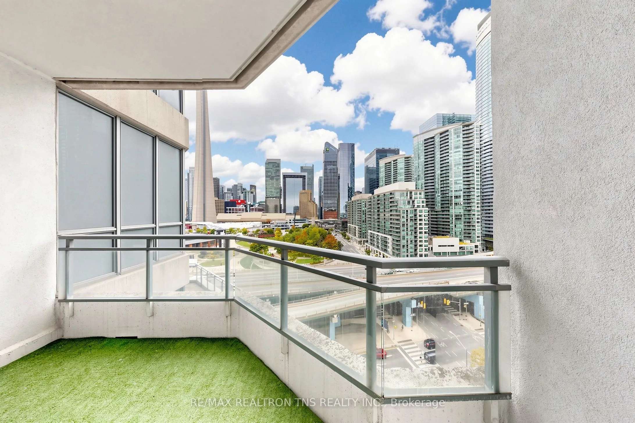 228 Queens Quay W #1501