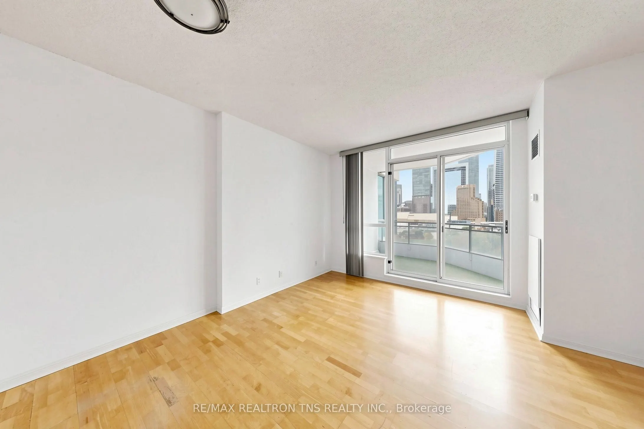 228 Queens Quay W #1501