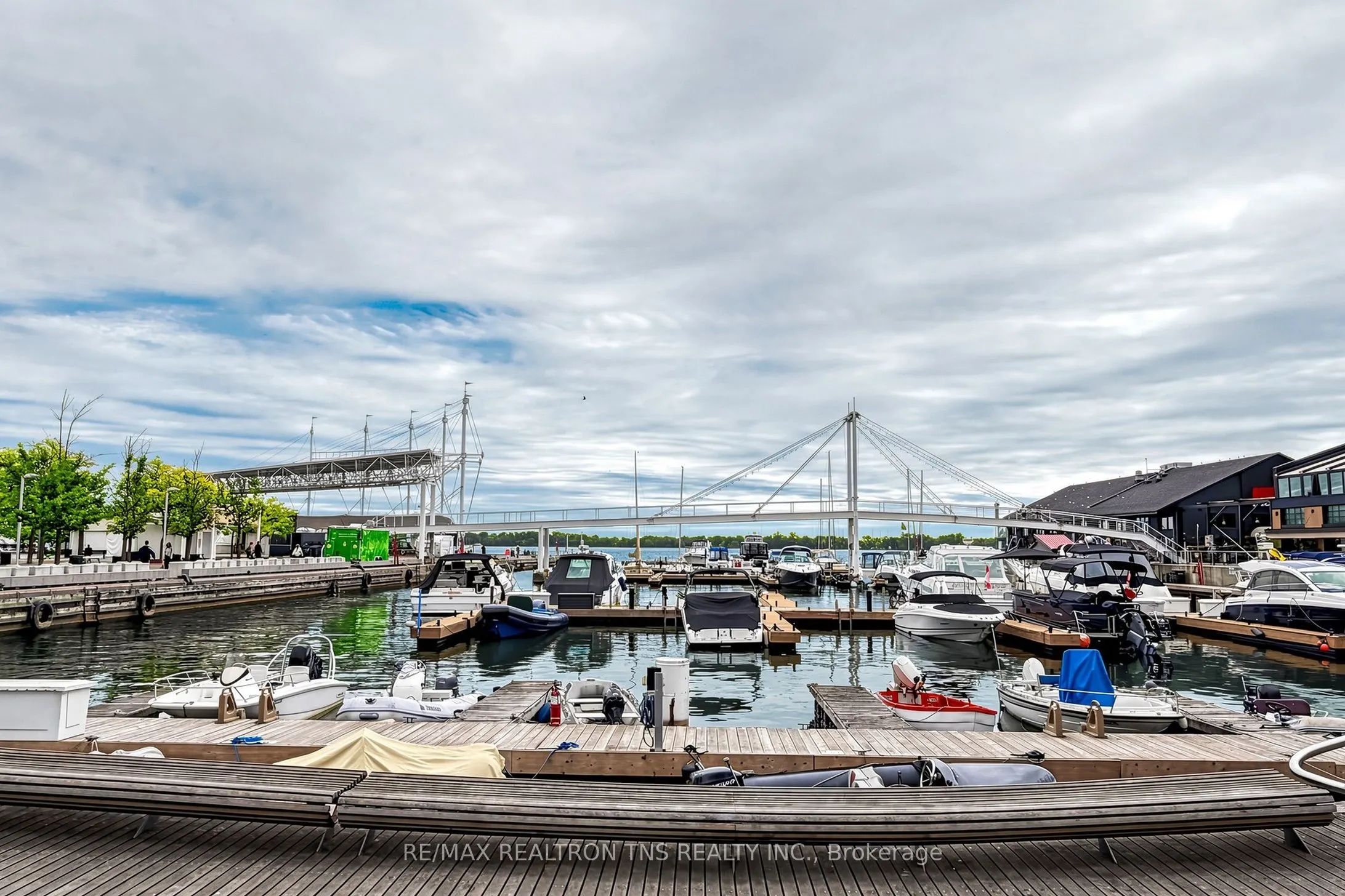 228 Queens Quay W #1501