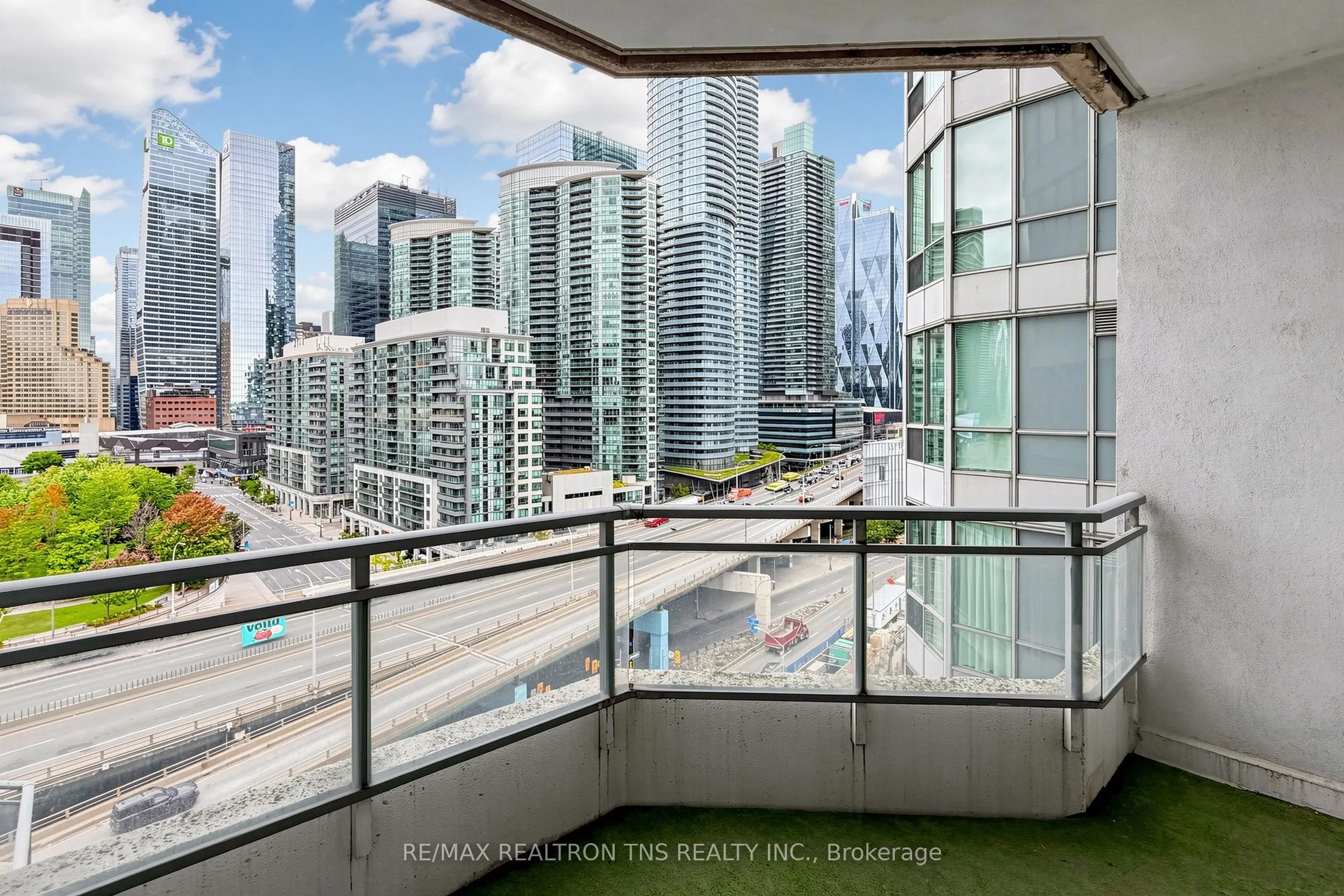 228 Queens Quay W #1501