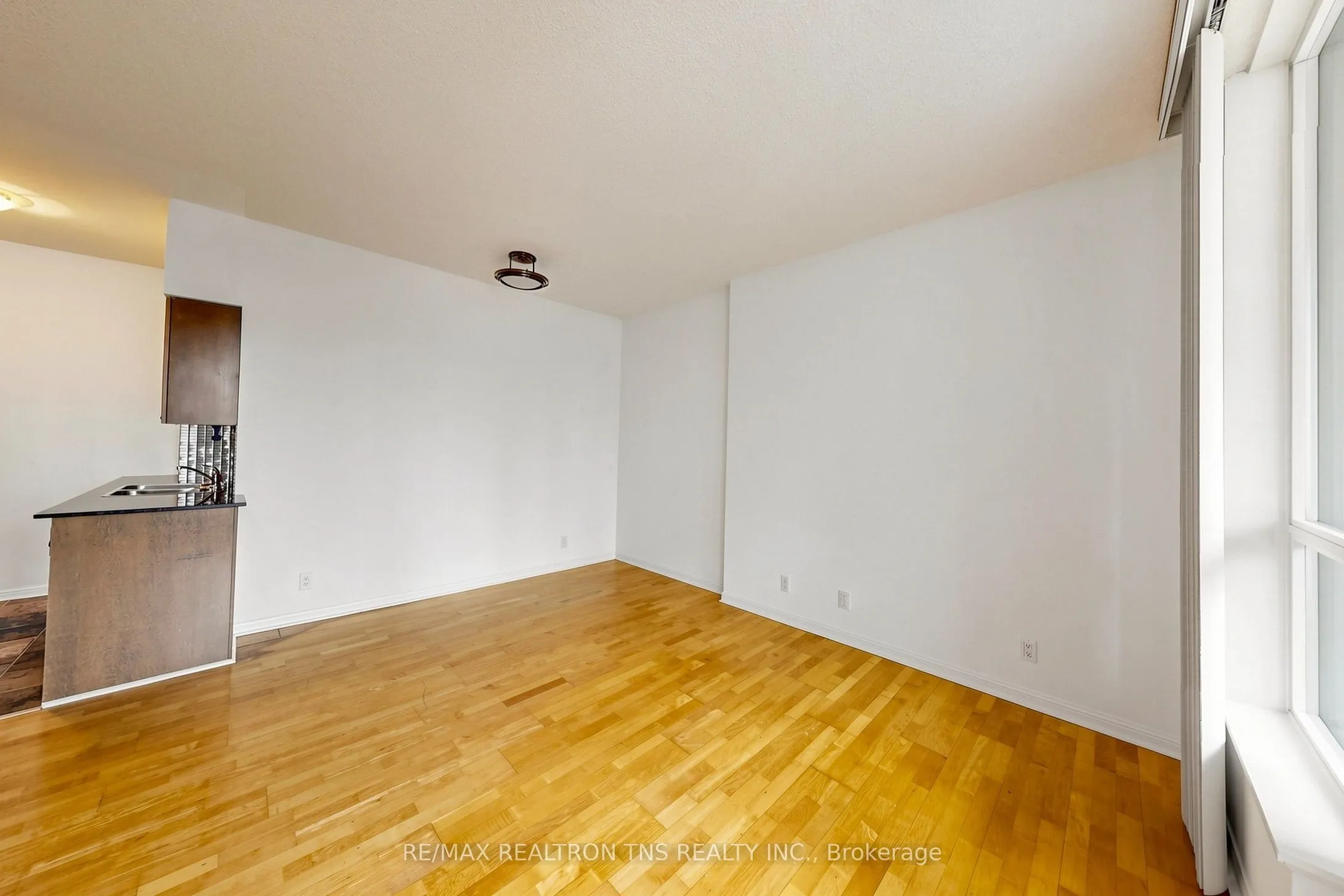 228 Queens Quay W #1501
