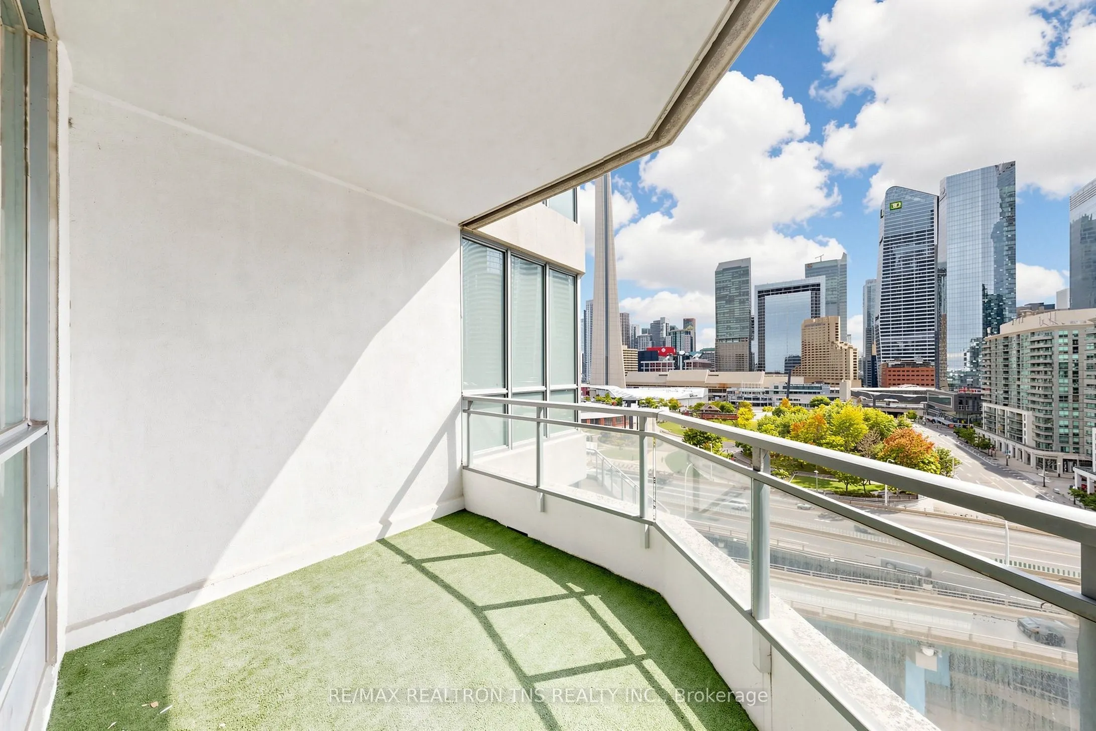 228 Queens Quay W #1501
