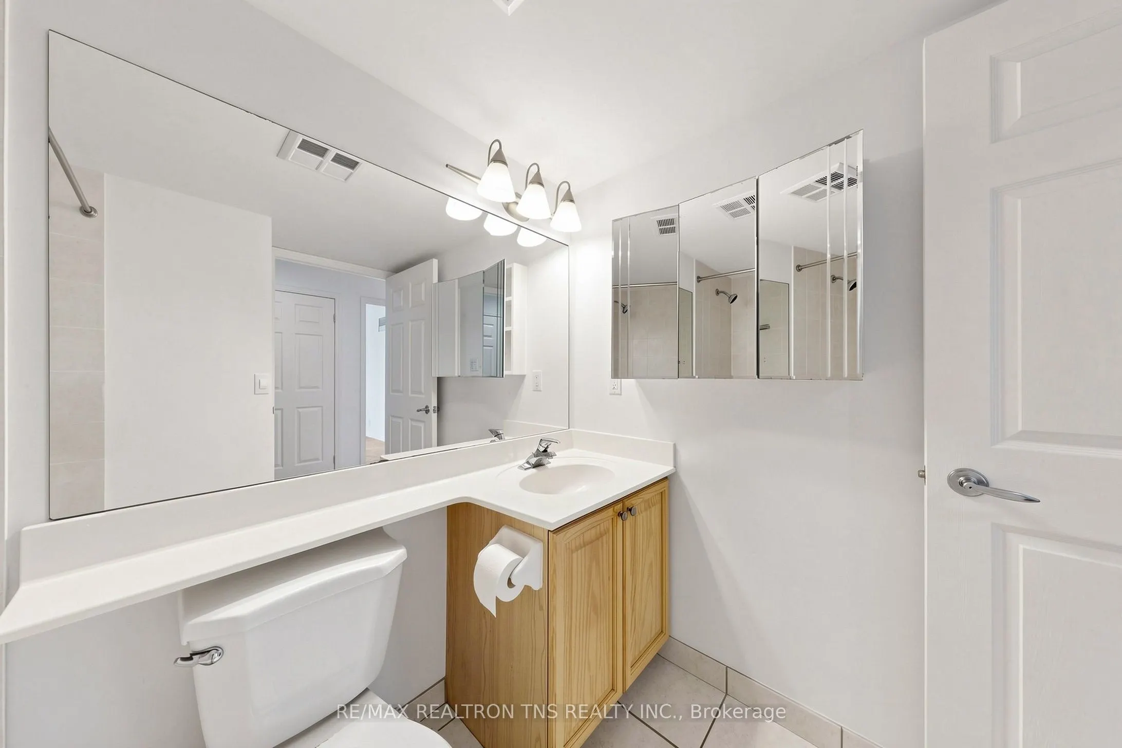 228 Queens Quay W #1501