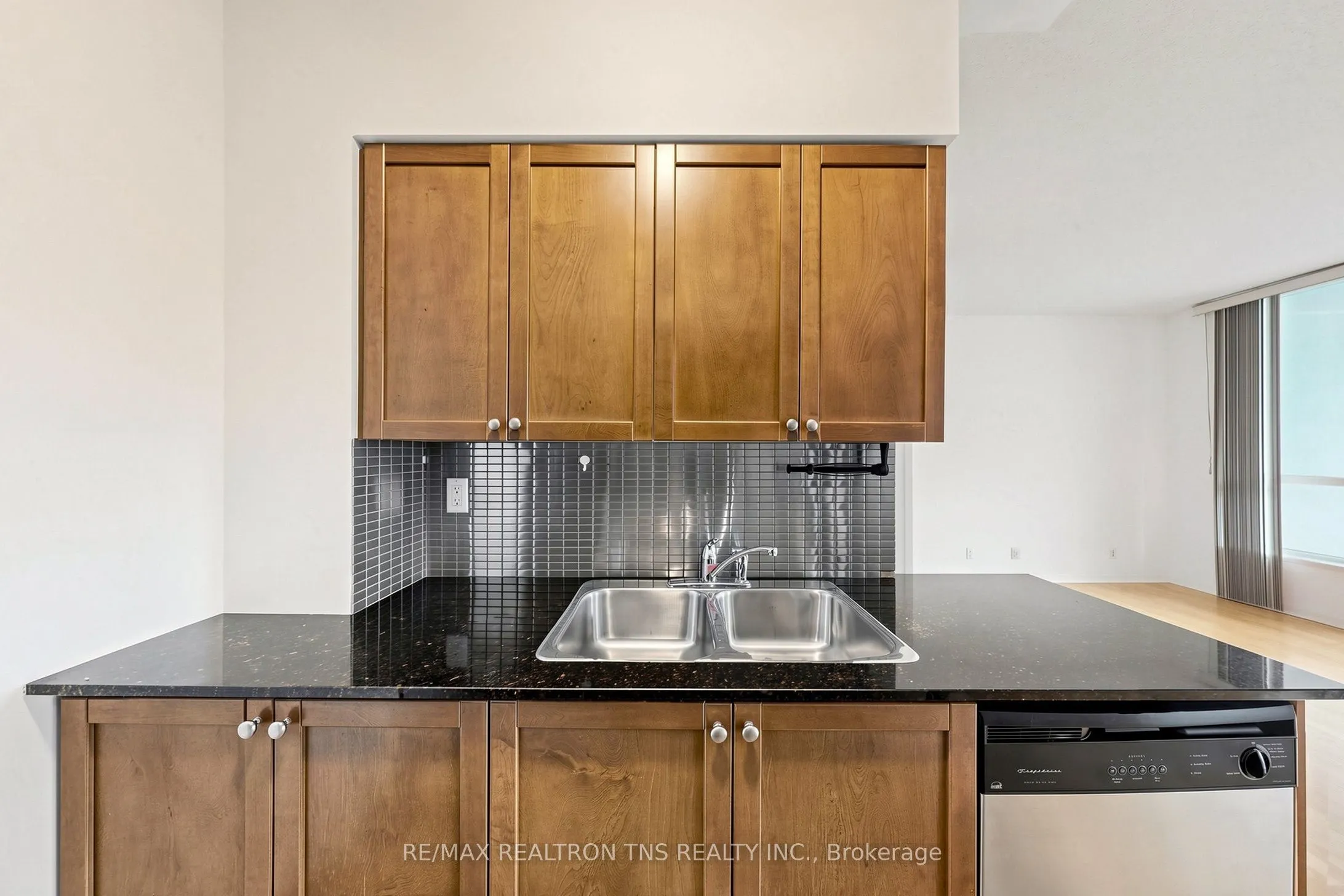 228 Queens Quay W #1501