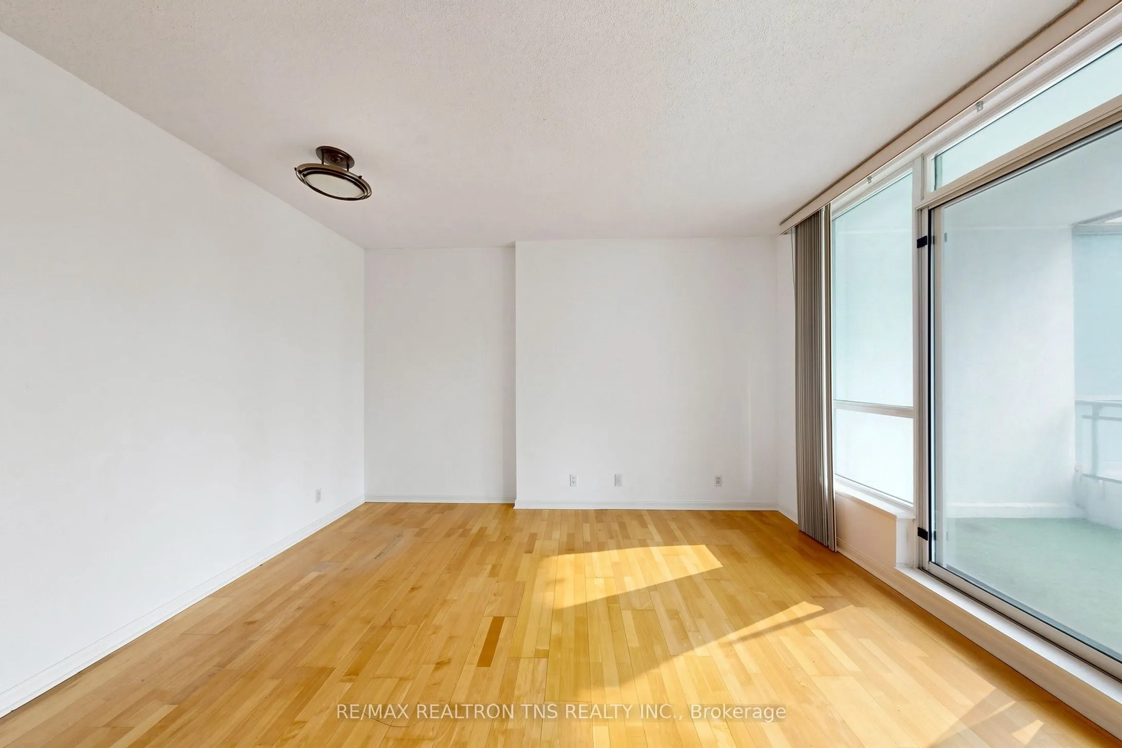 228 Queens Quay W #1501