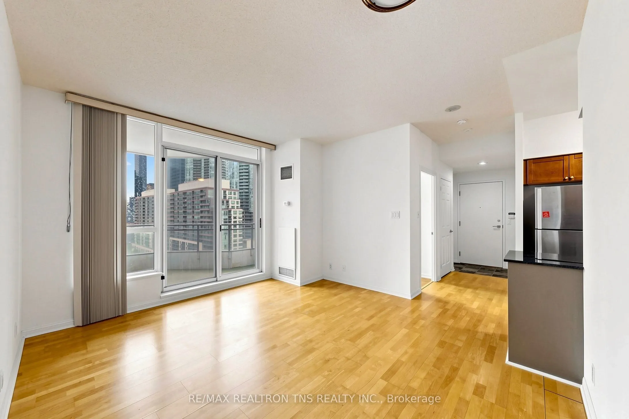 228 Queens Quay W #1501