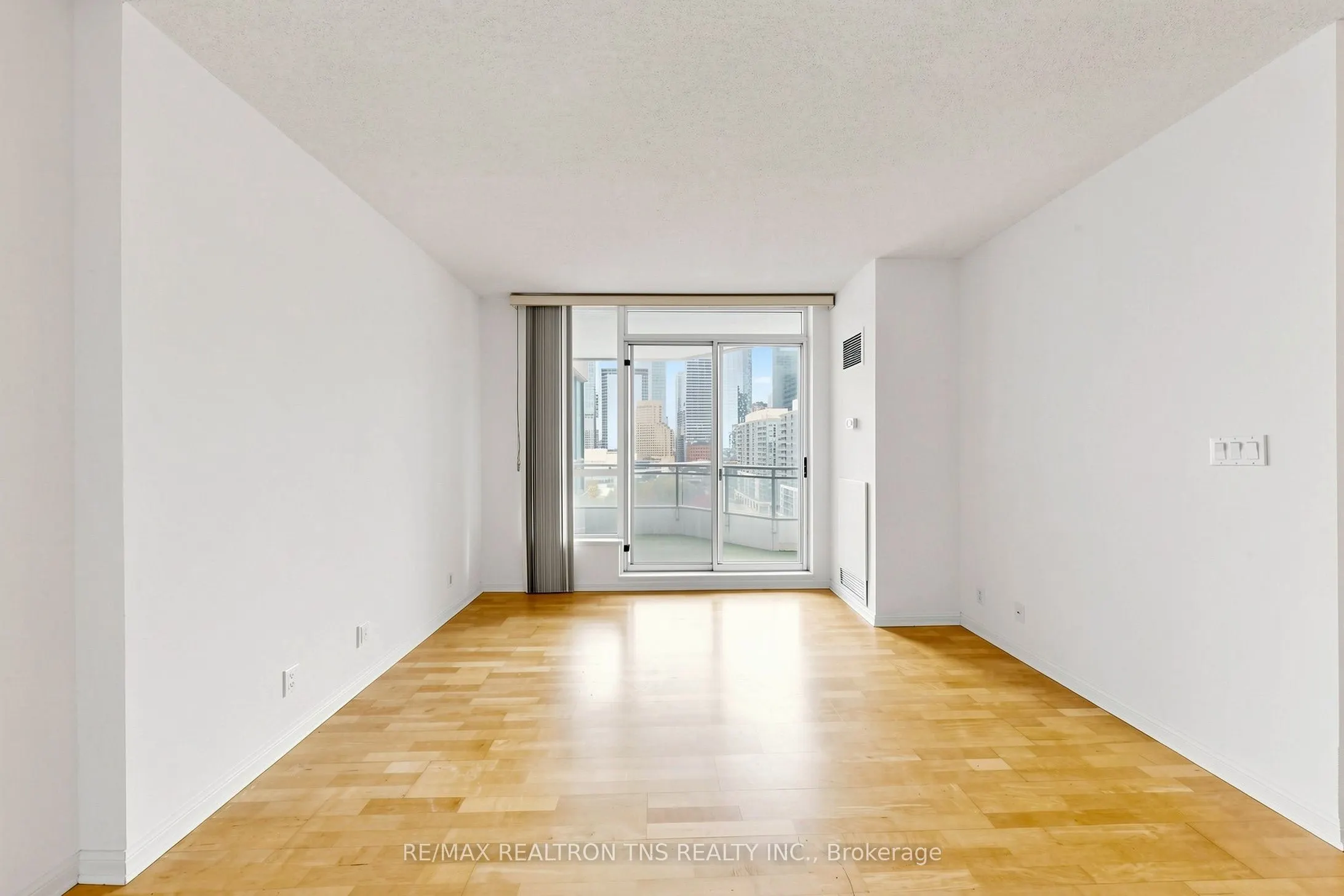 228 Queens Quay W #1501