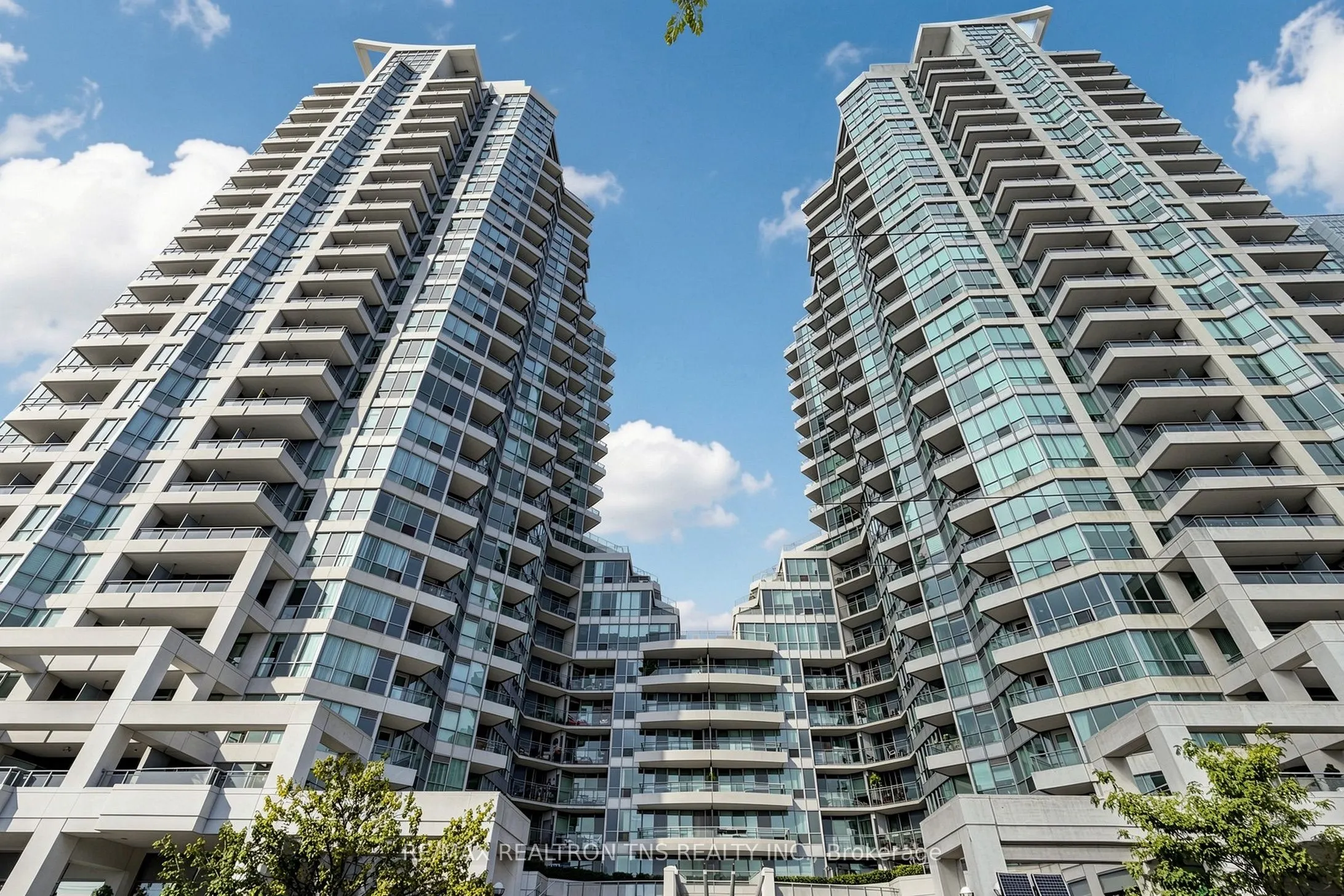 228 Queens Quay W #1501