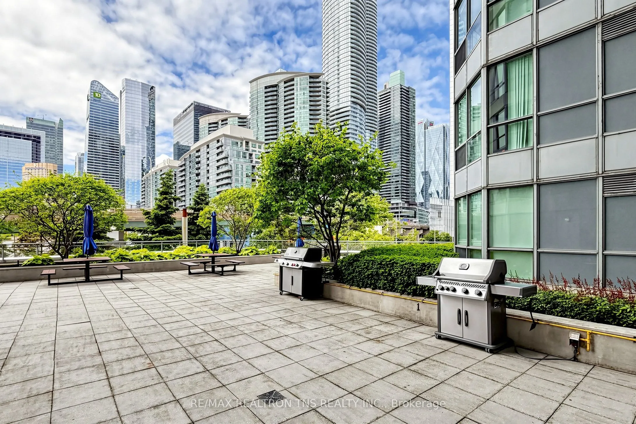 228 Queens Quay W #1501