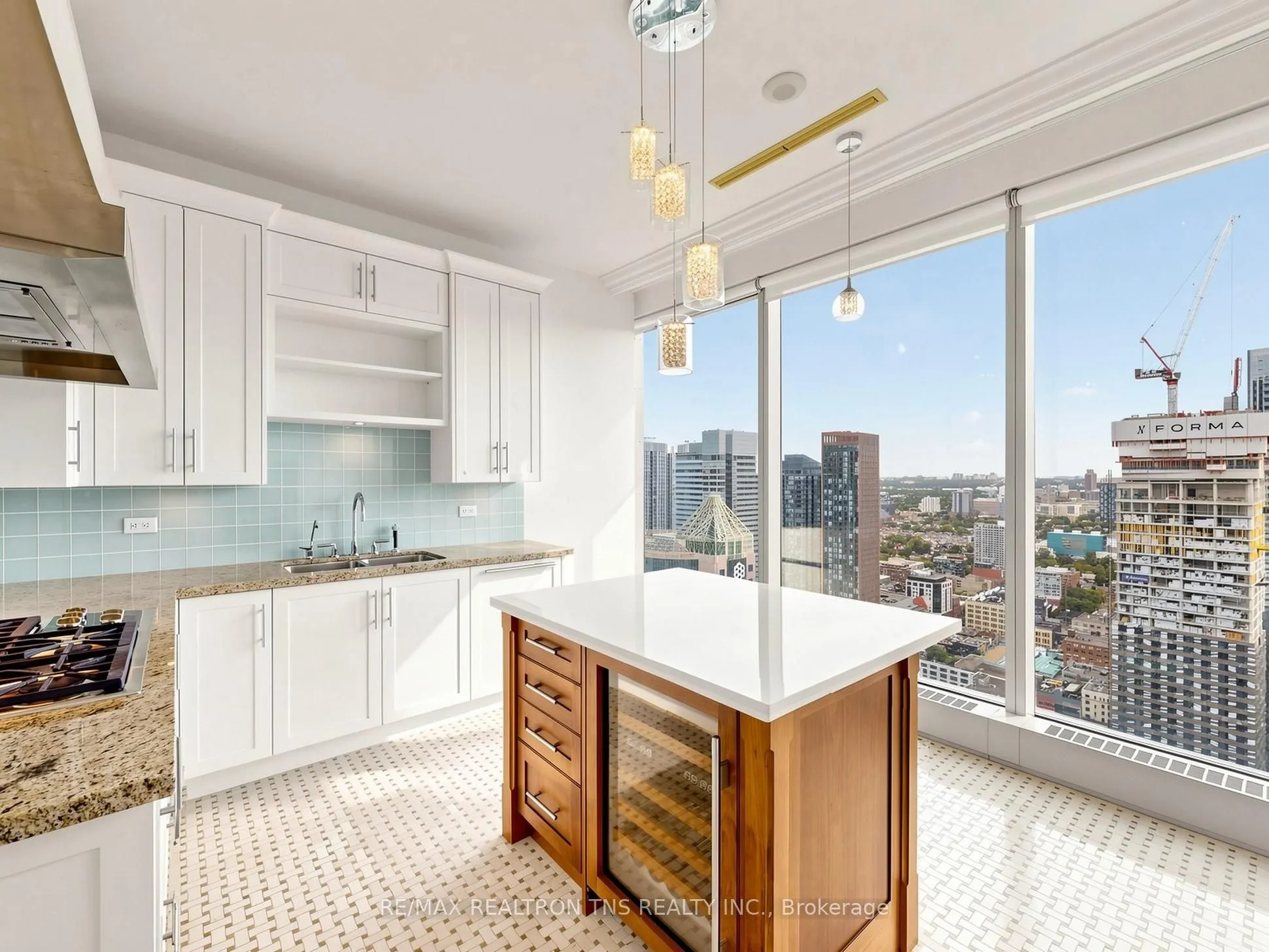 183 Wellington Street W #3803