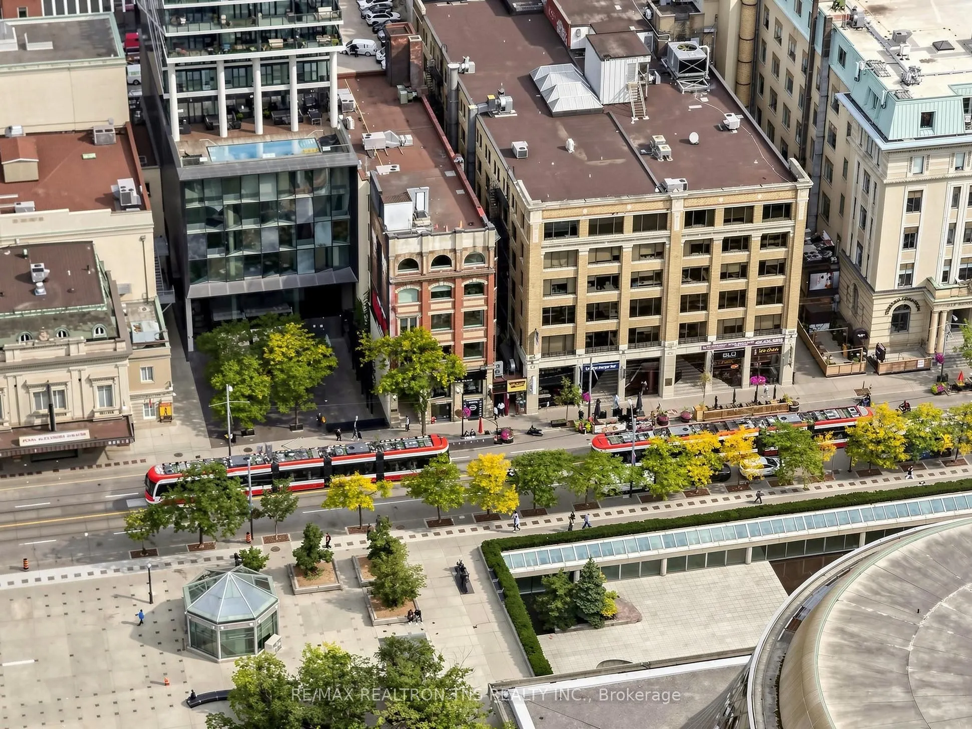 183 Wellington Street W #3803