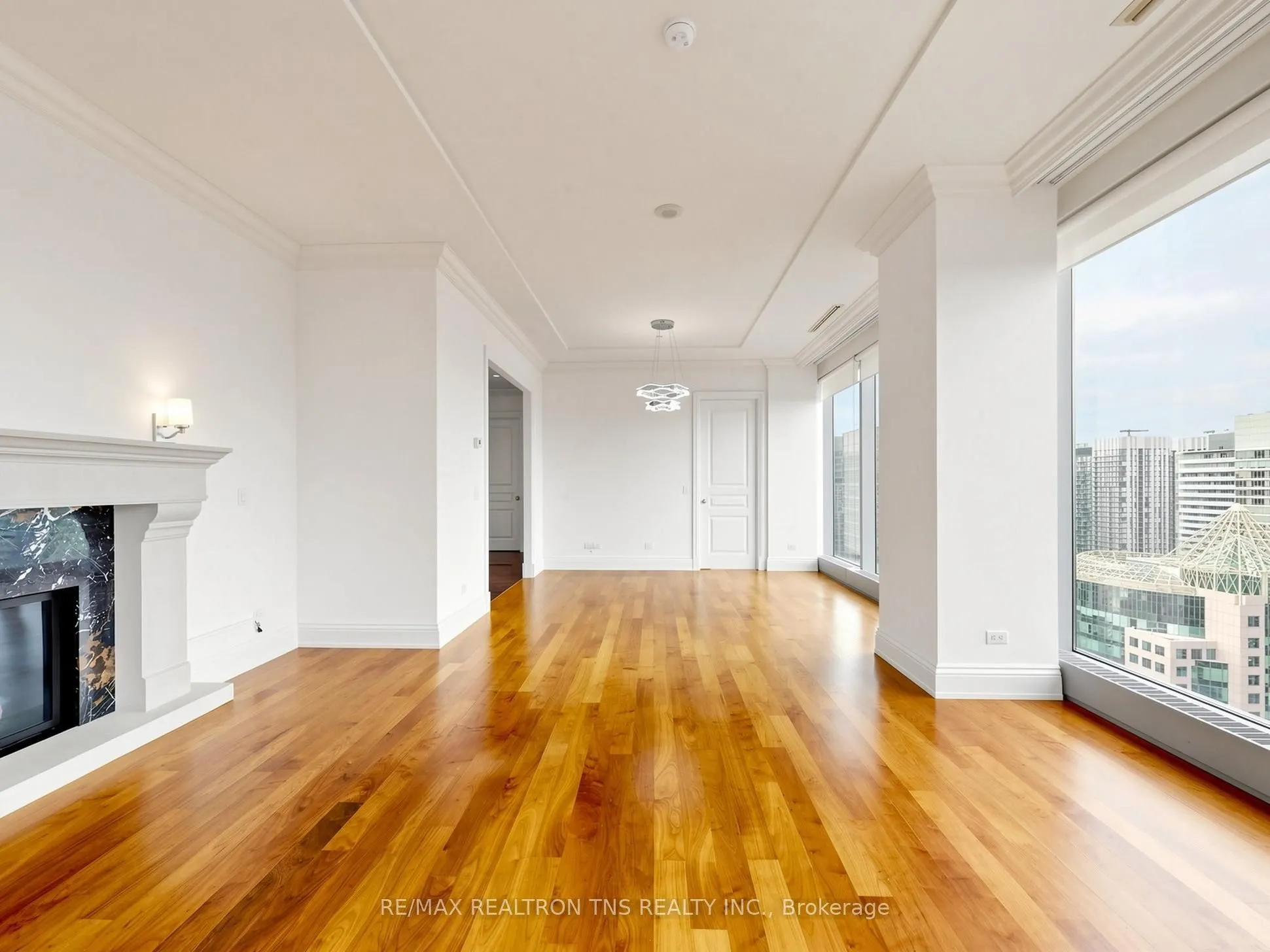 183 Wellington Street W #3803