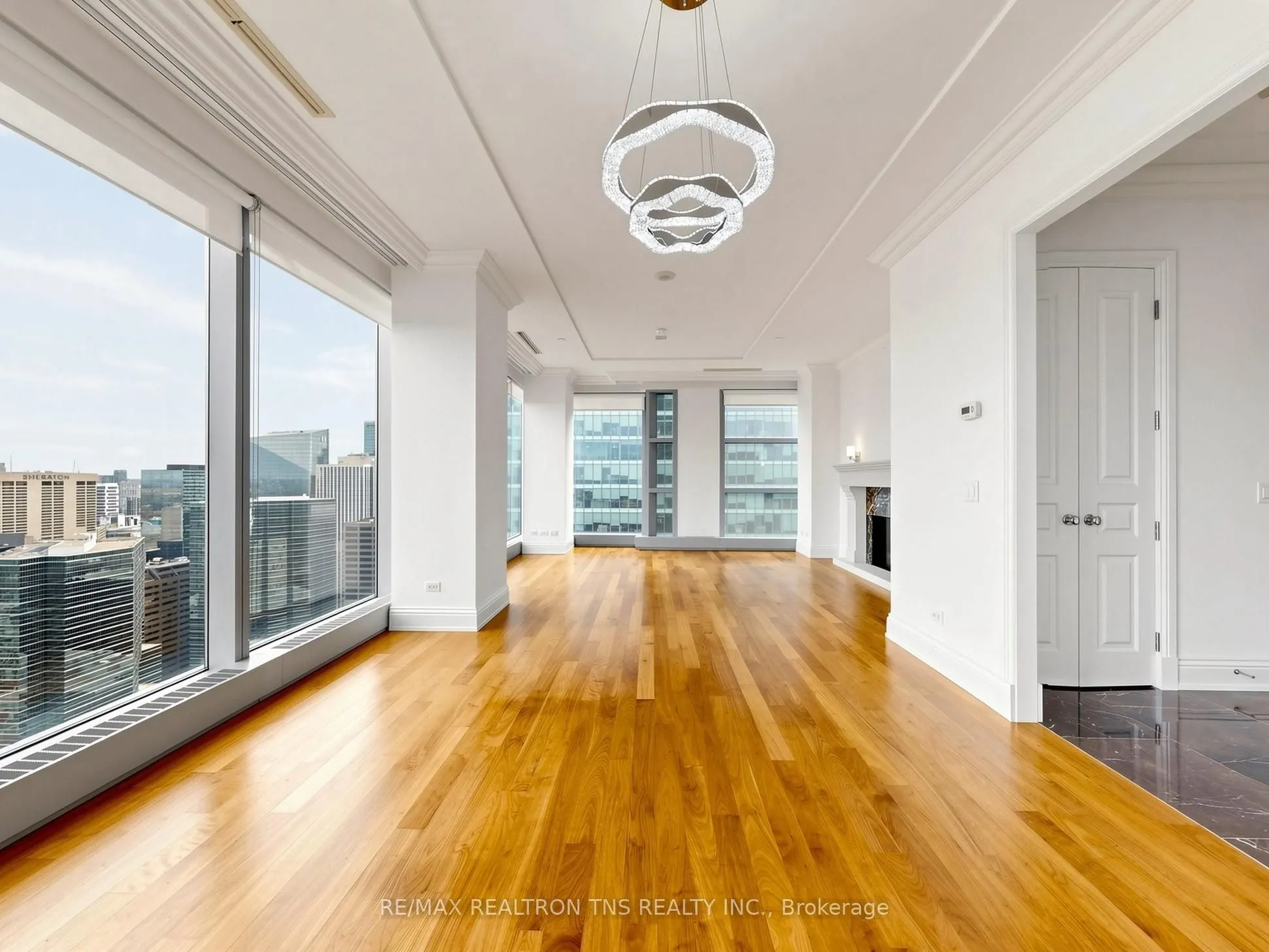 183 Wellington Street W #3803