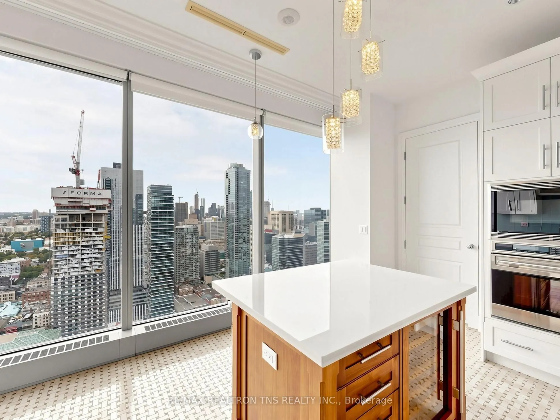 183 Wellington Street W #3803