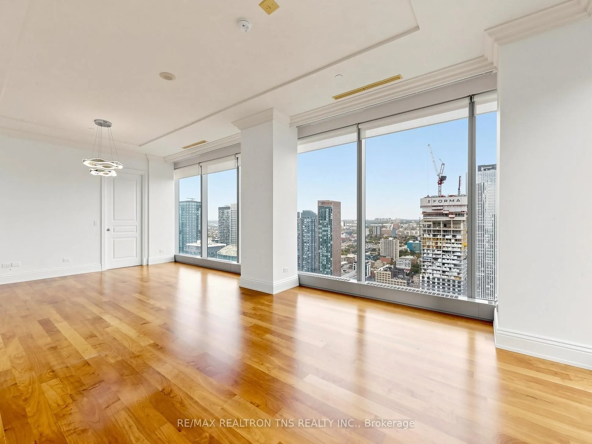 183 Wellington Street W #3803