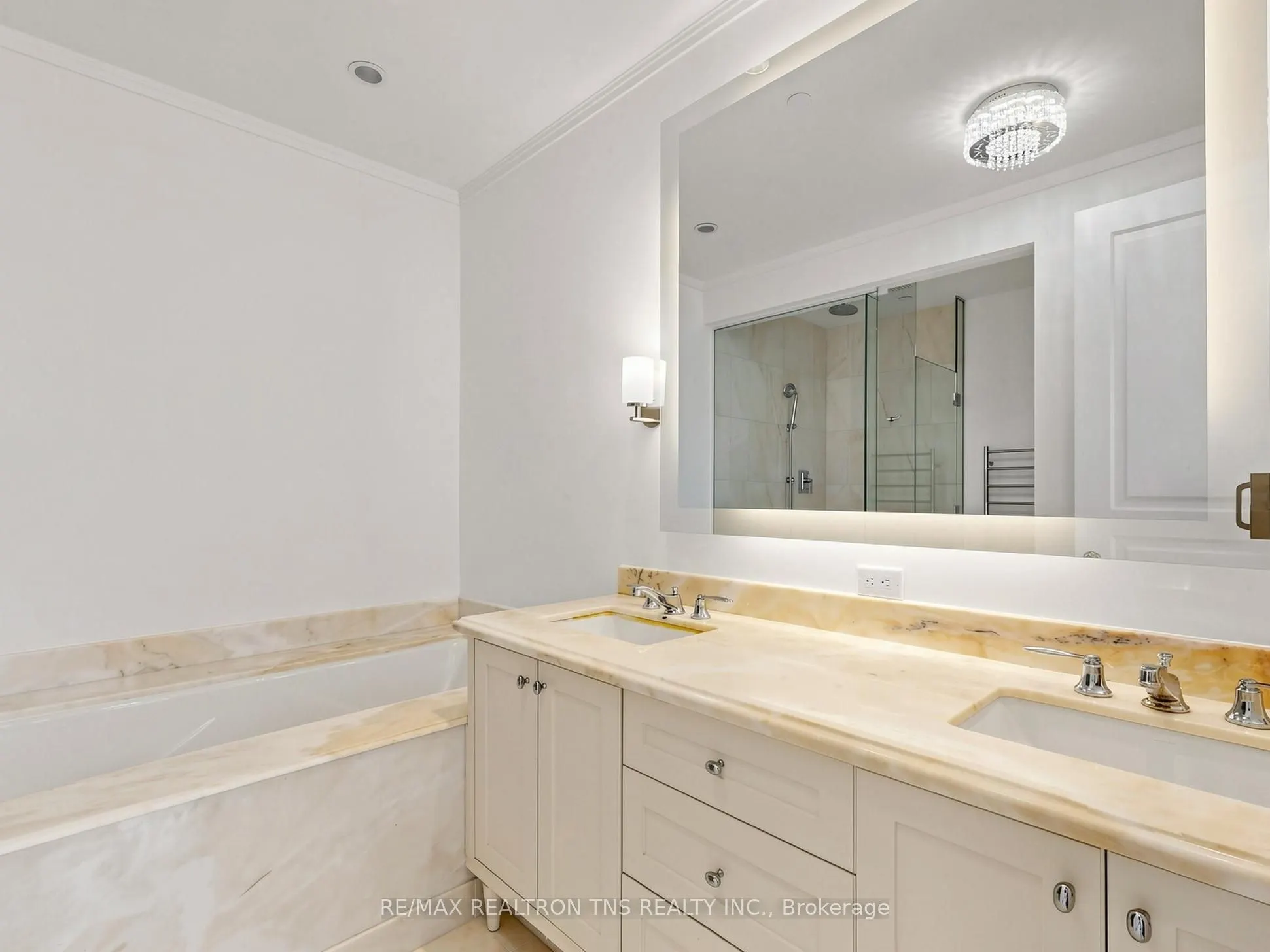 183 Wellington Street W #3803