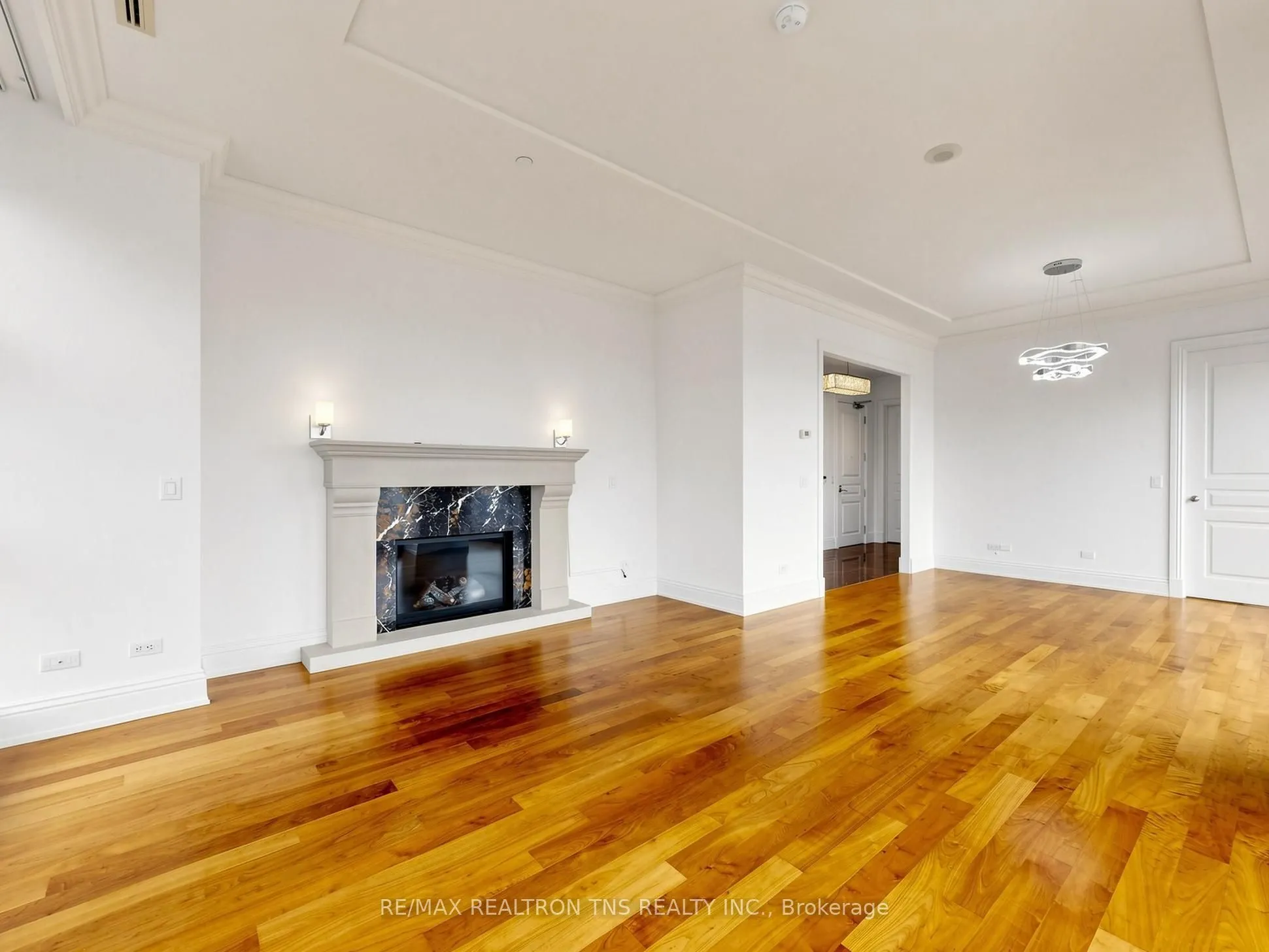 183 Wellington Street W #3803