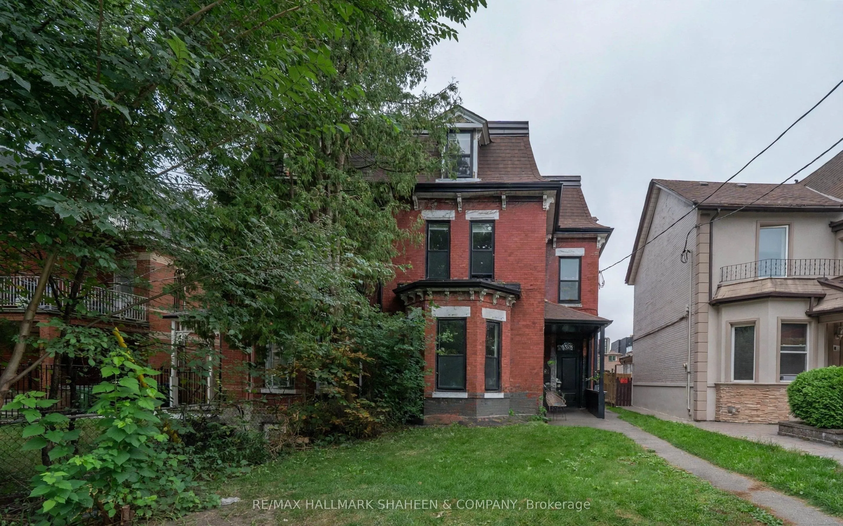 208 Dovercourt Road #Studio