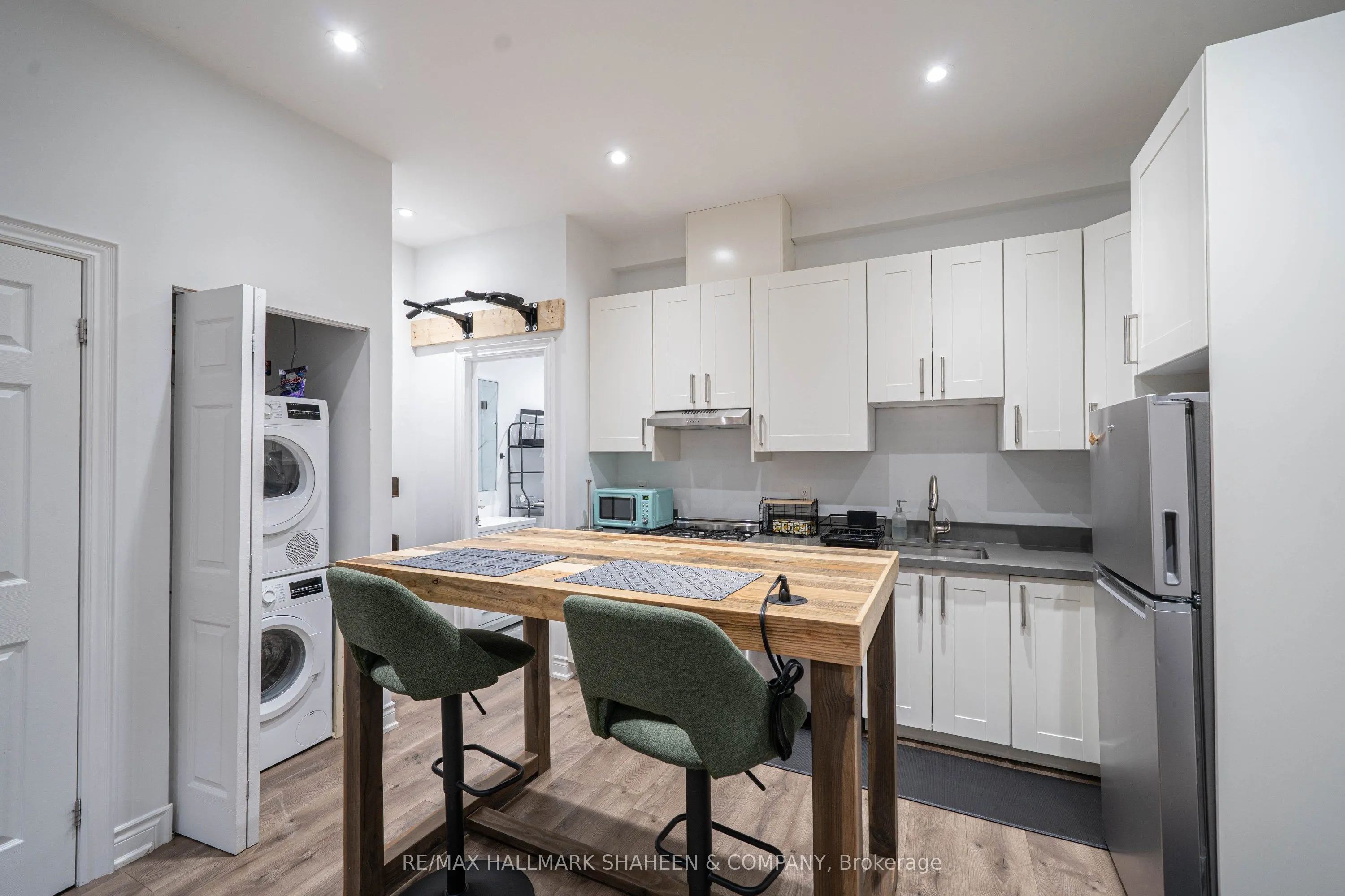 208 Dovercourt Road #Studio