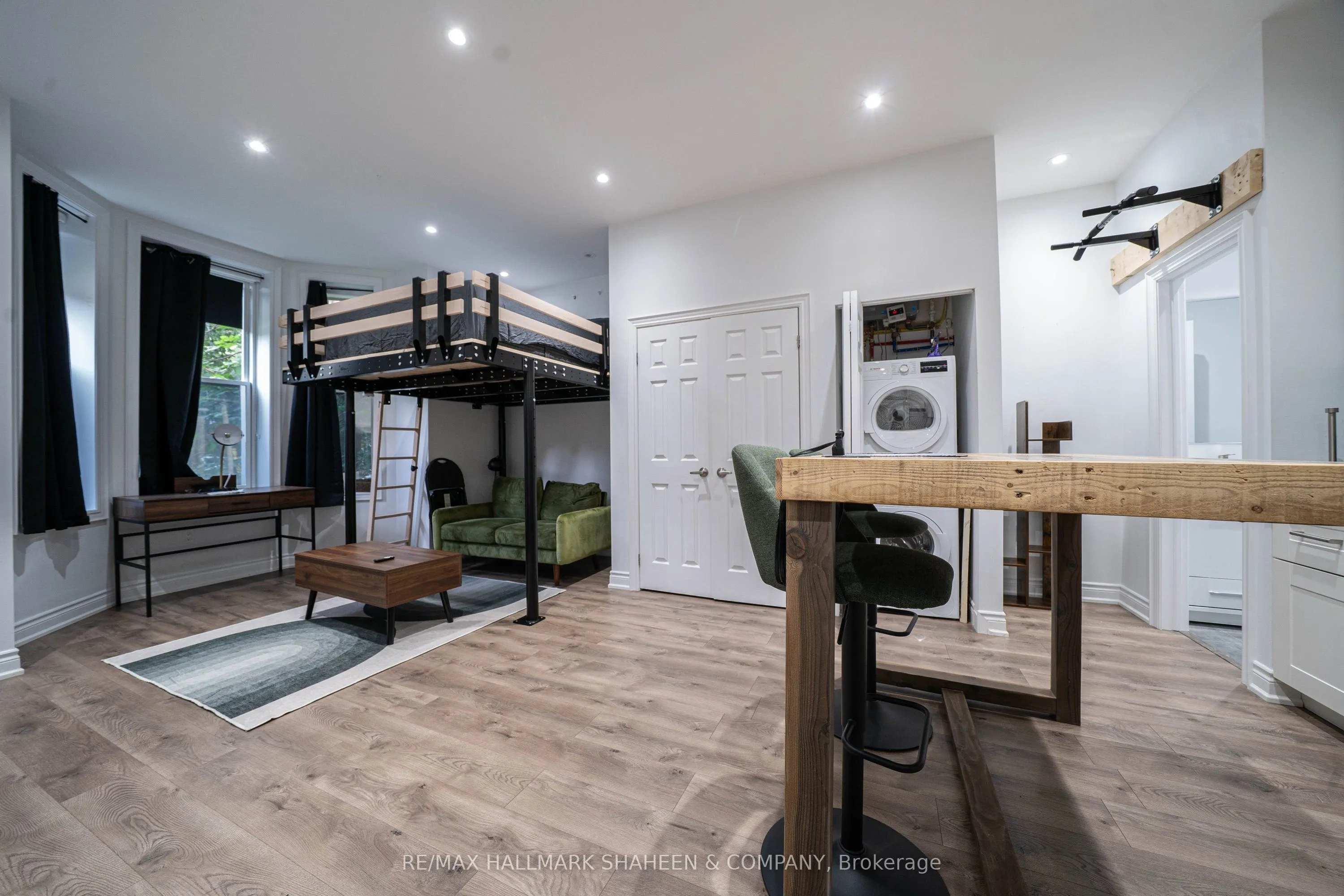 208 Dovercourt Road #Studio