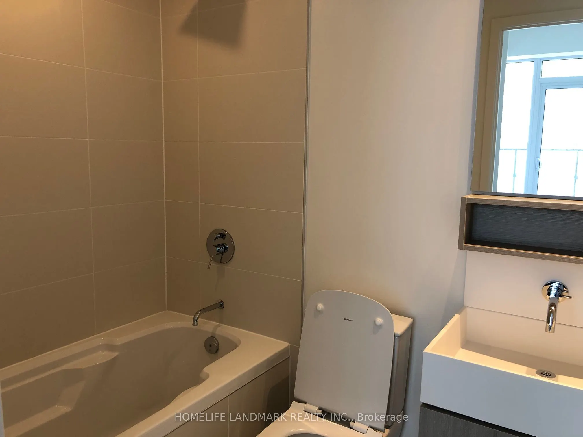 5 soudan Avenue #1209
