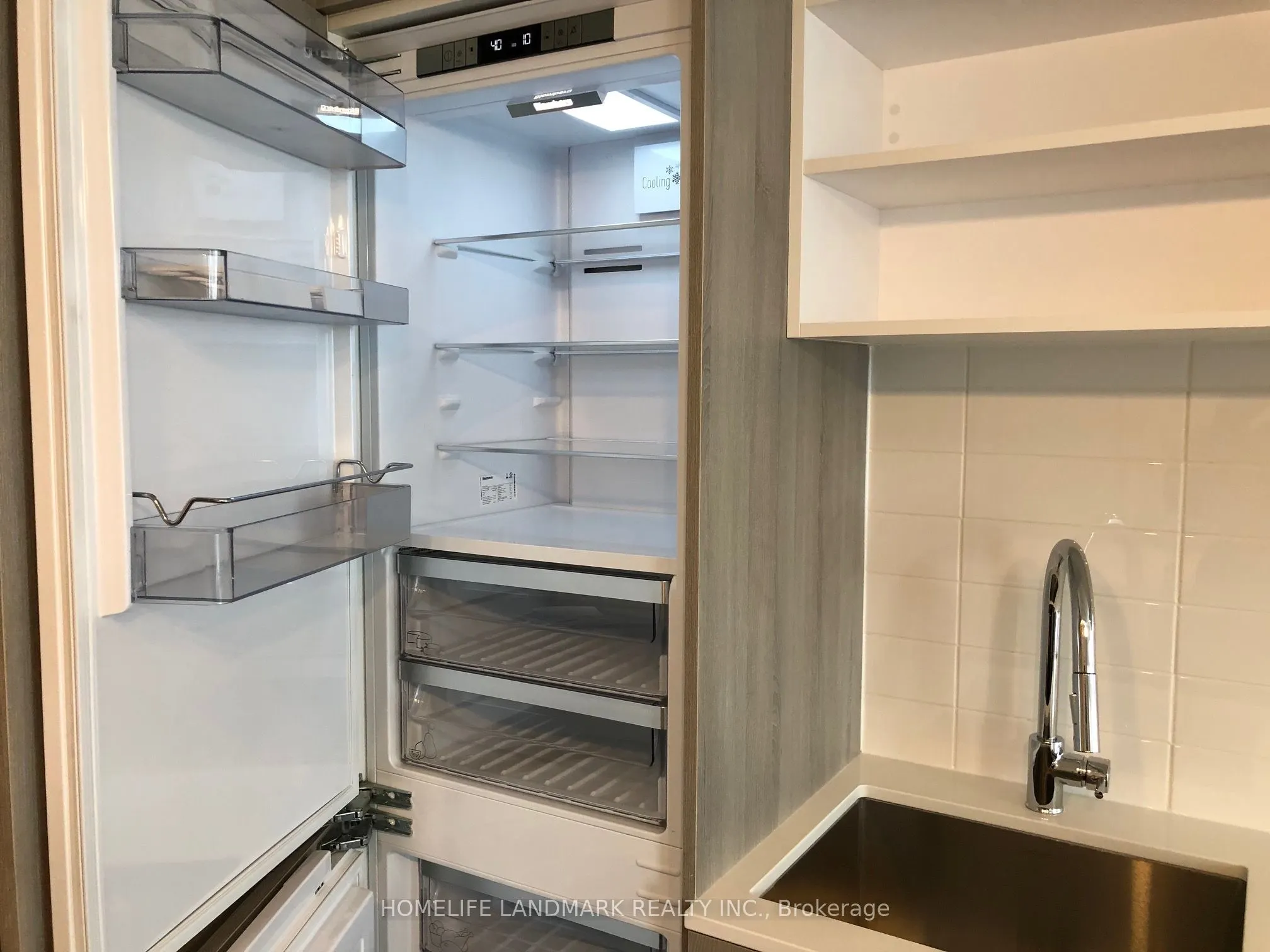 5 soudan Avenue #1209