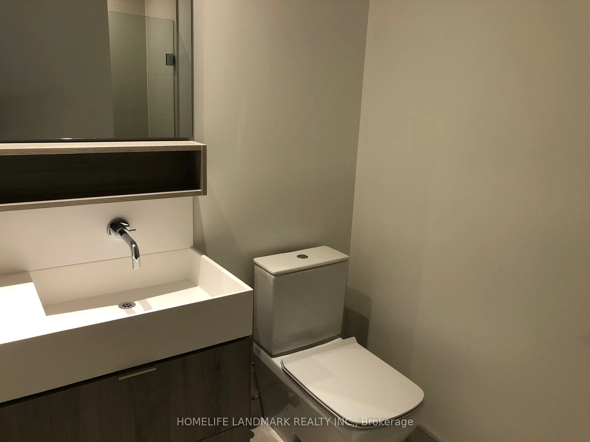 5 soudan Avenue #1209
