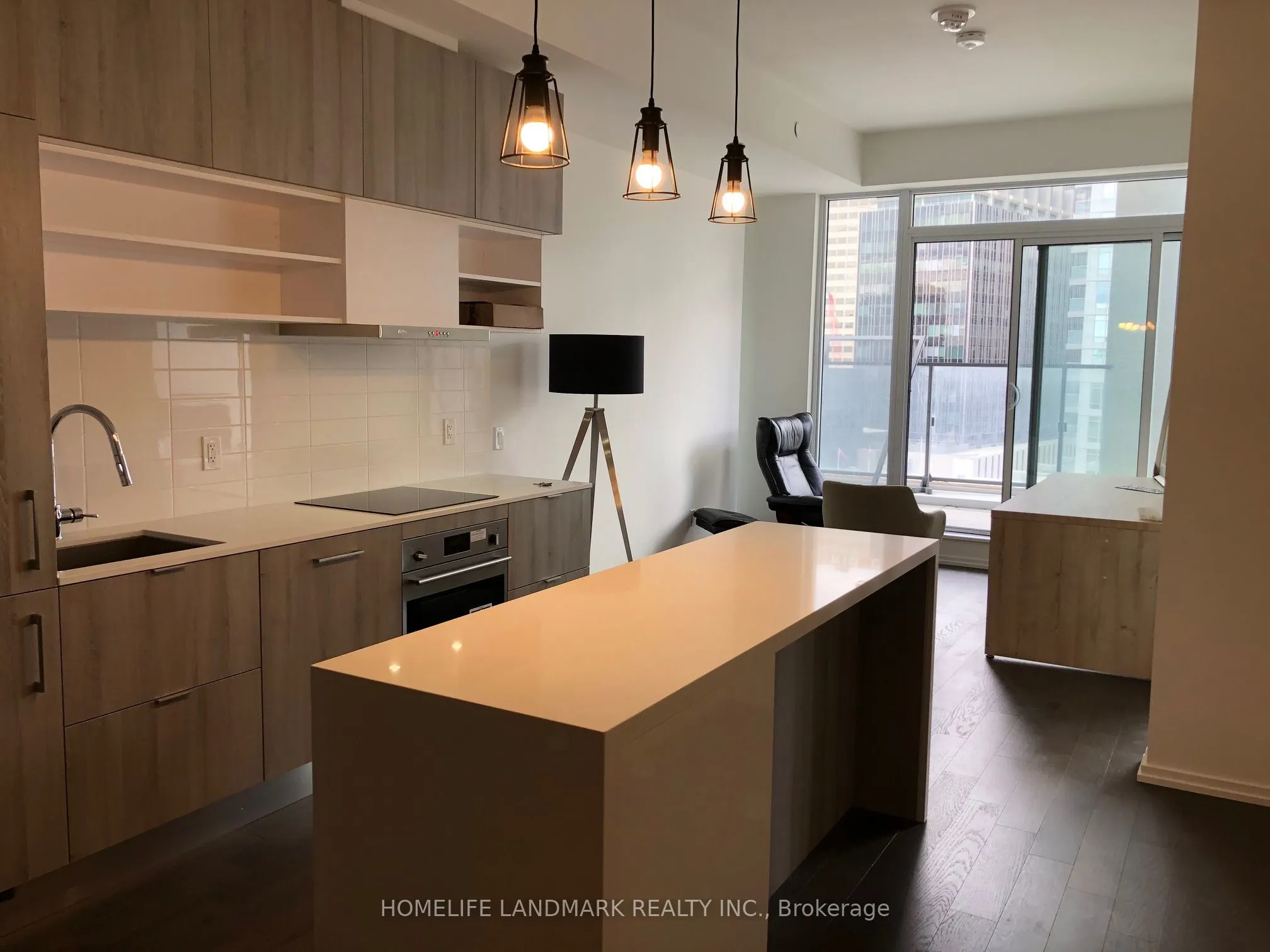 5 soudan Avenue #1209