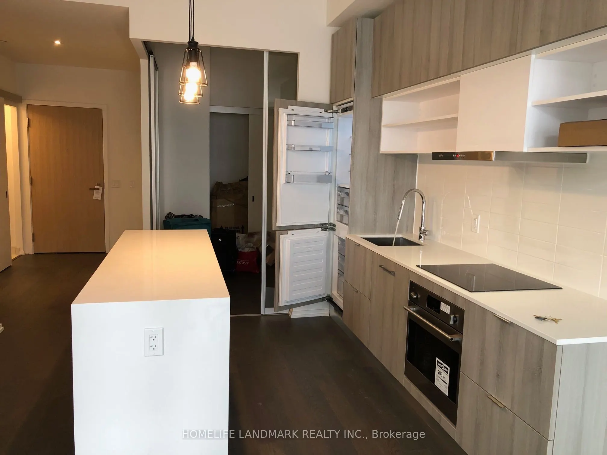5 soudan Avenue #1209