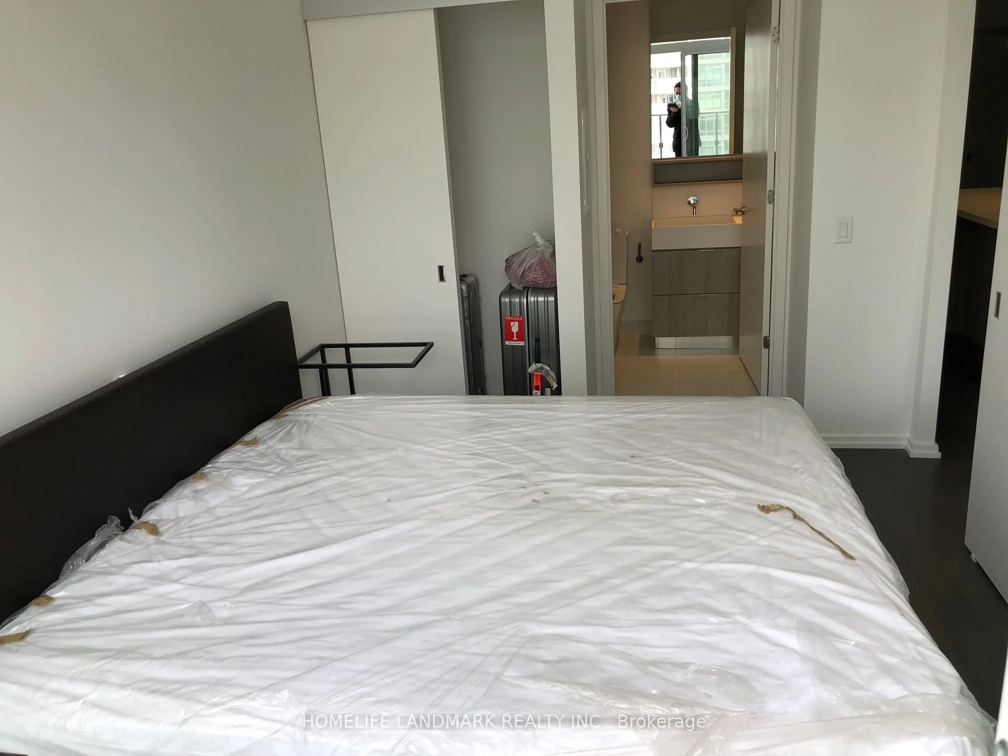 5 soudan Avenue #1209