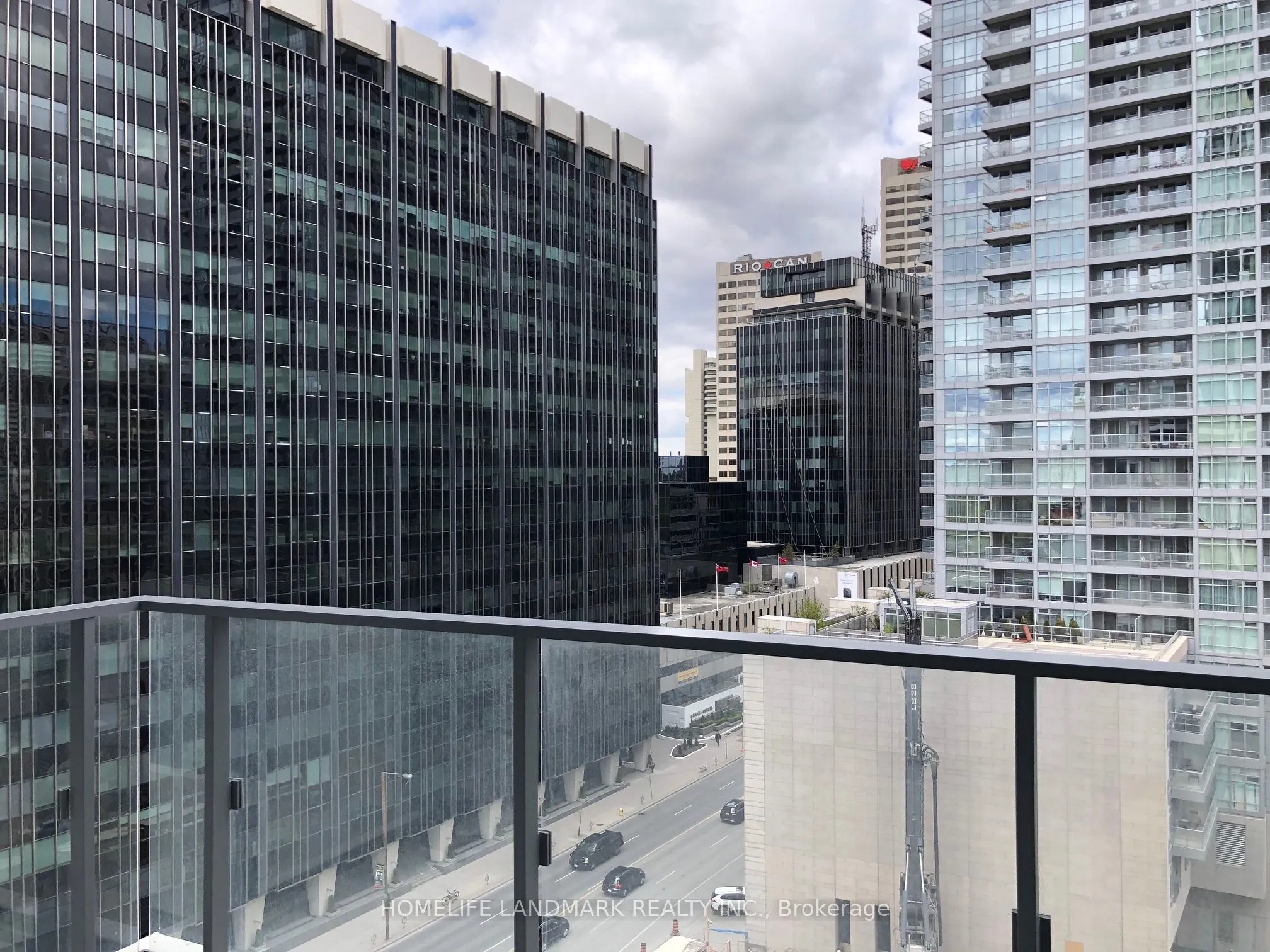 5 soudan Avenue #1209