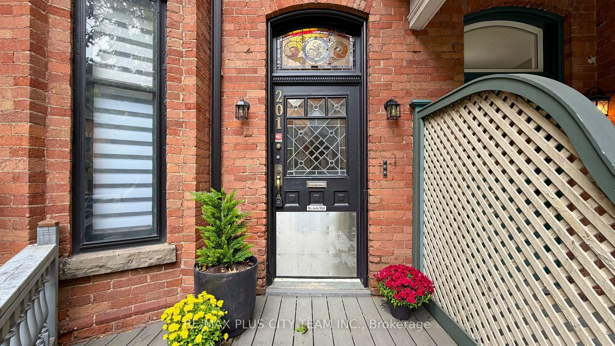 201 Seaton Street