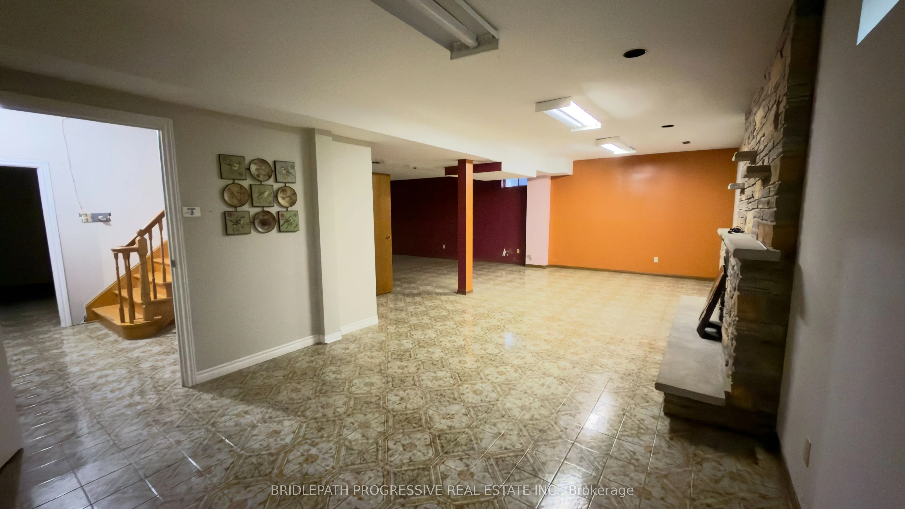 589 Sheppard Avenue E