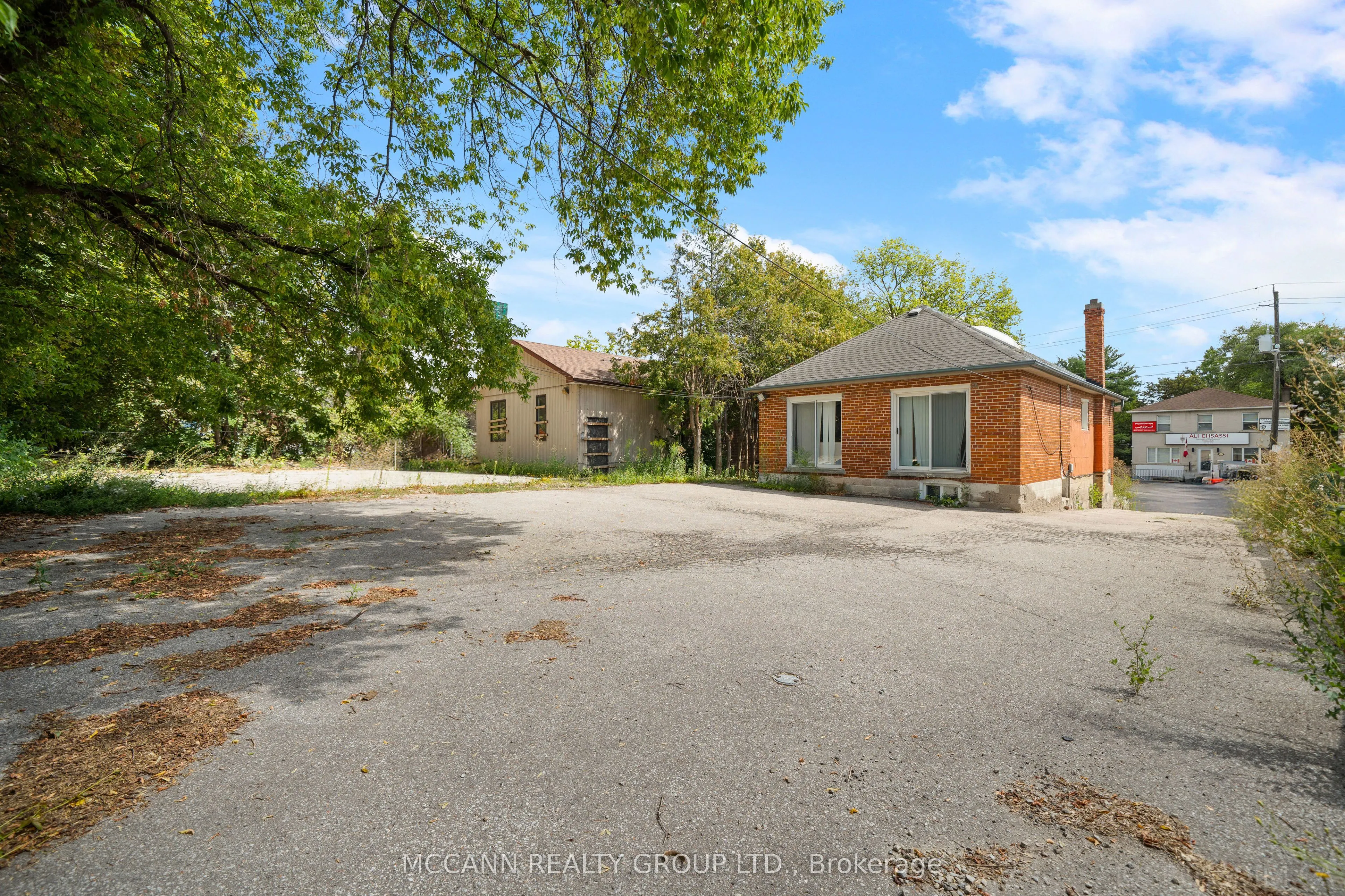110-112 Sheppard Avenue W