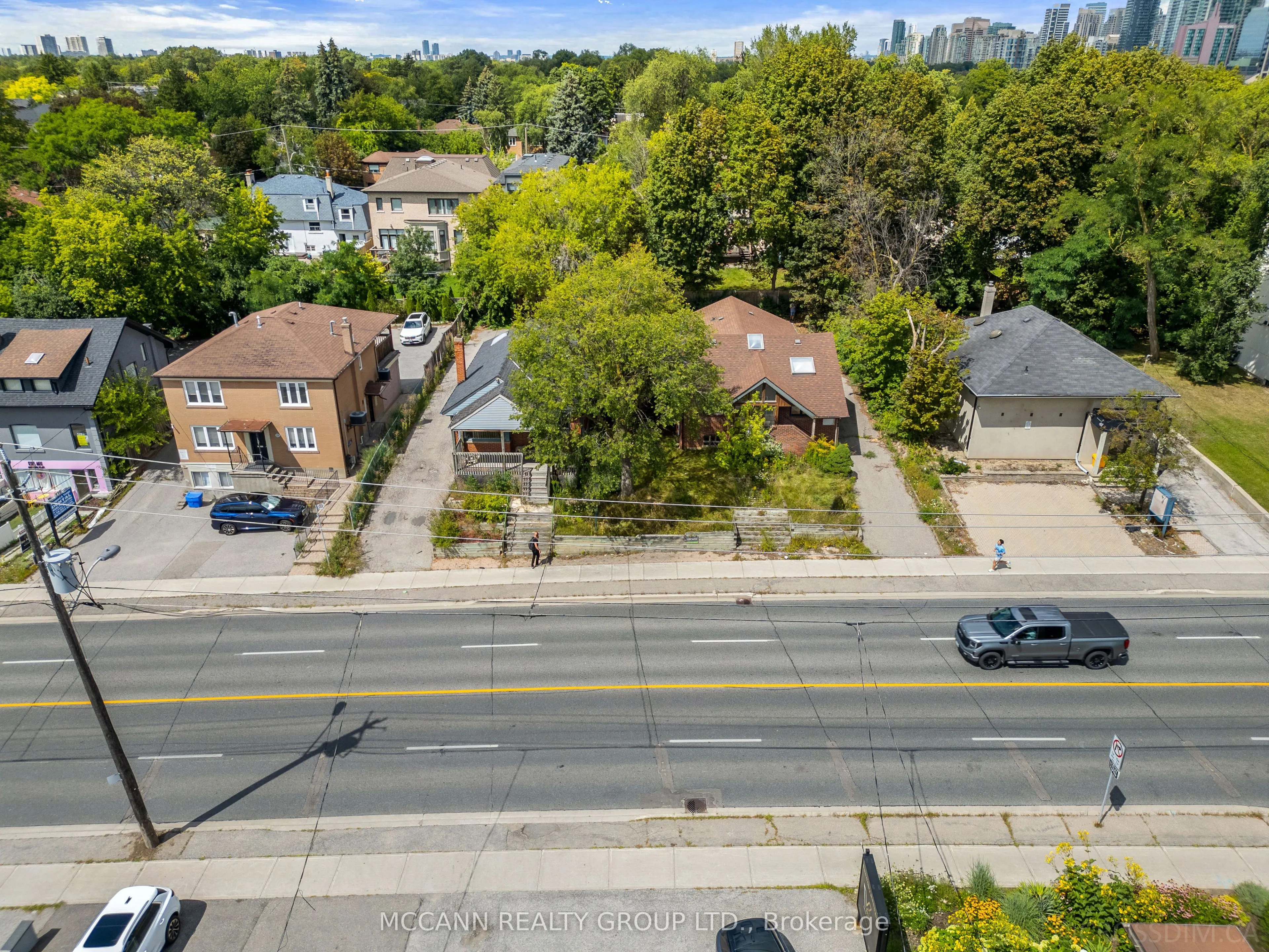 110-112 Sheppard Avenue W