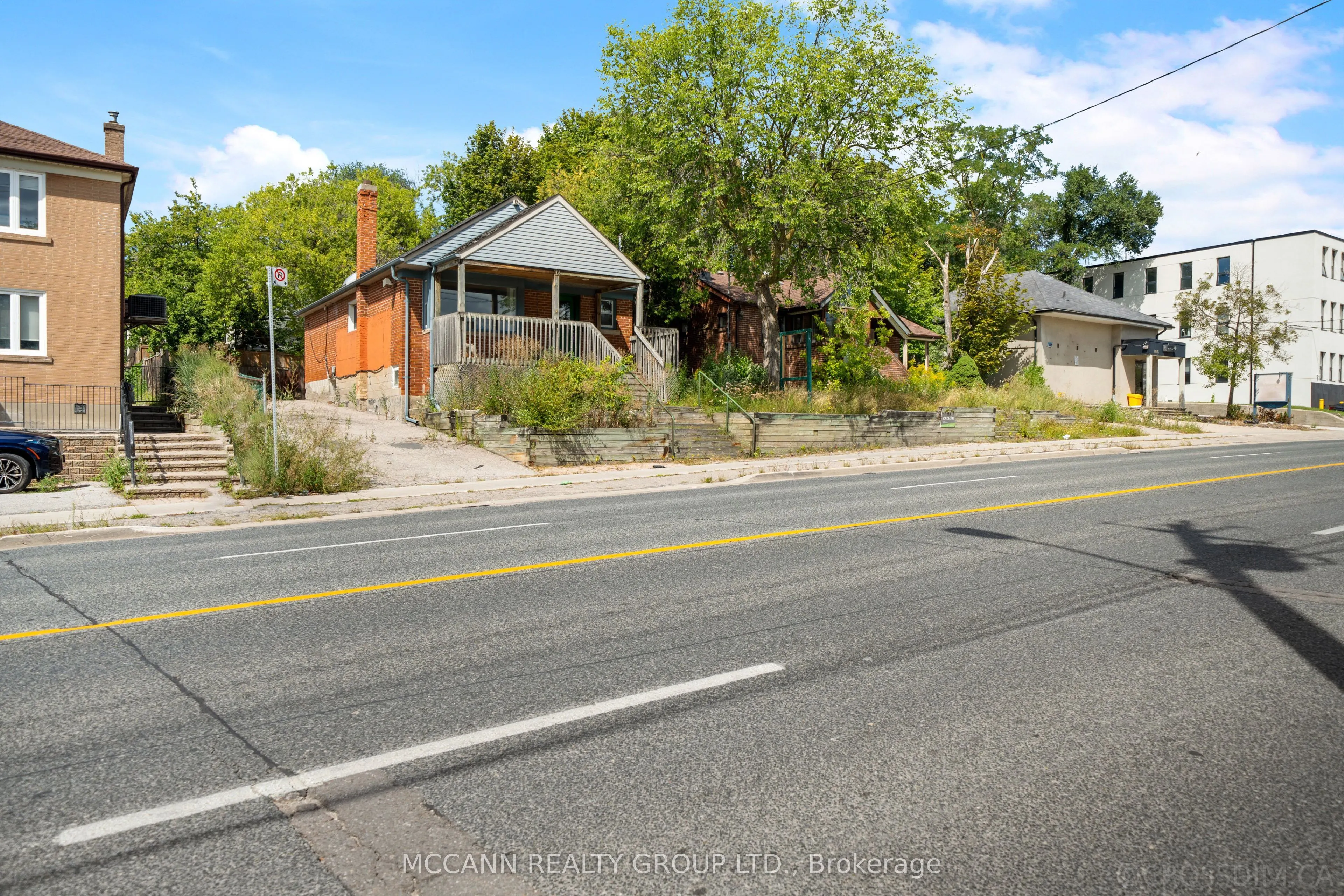 110-112 Sheppard Avenue W
