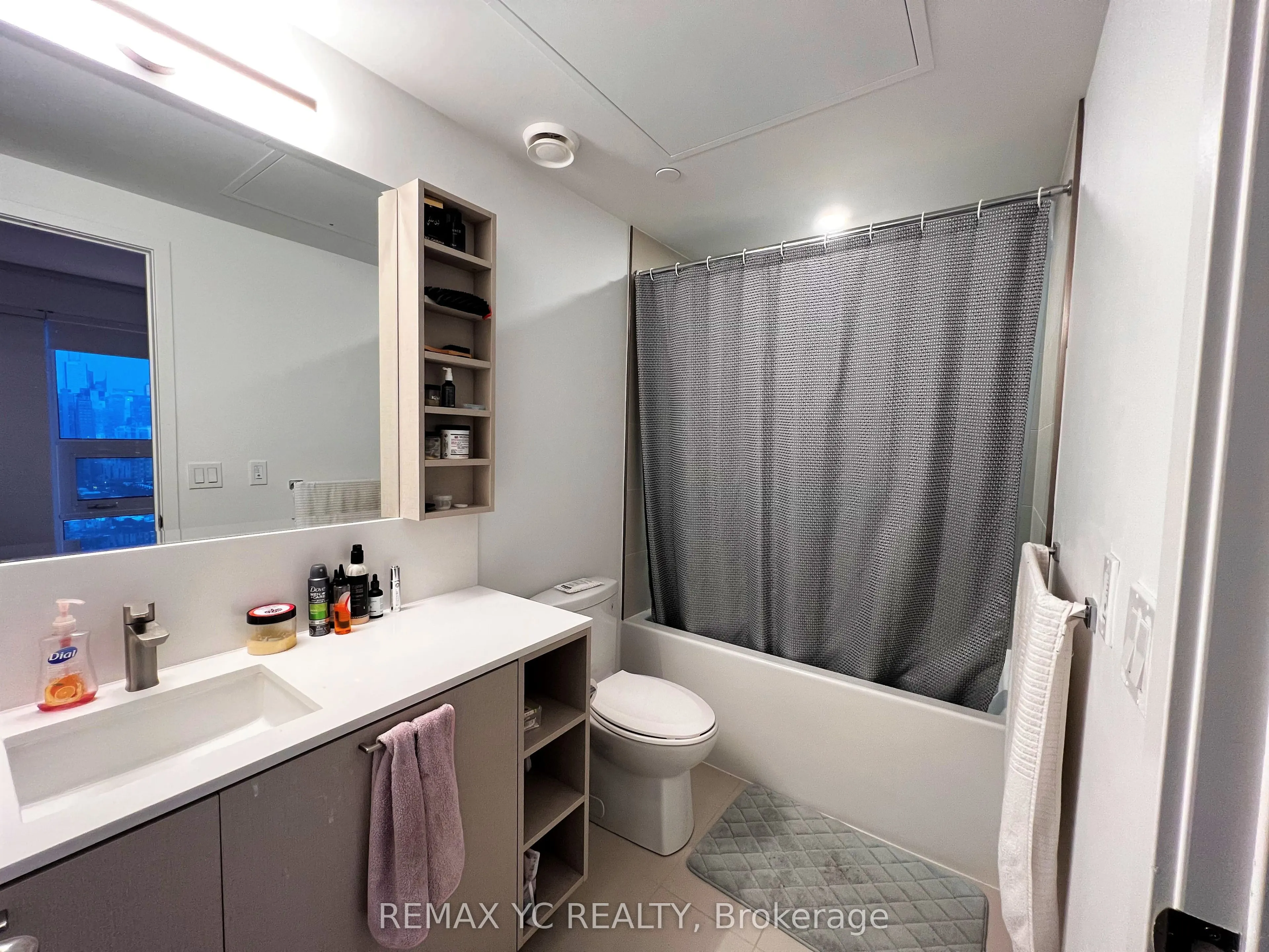19 Western Battery Road #2520