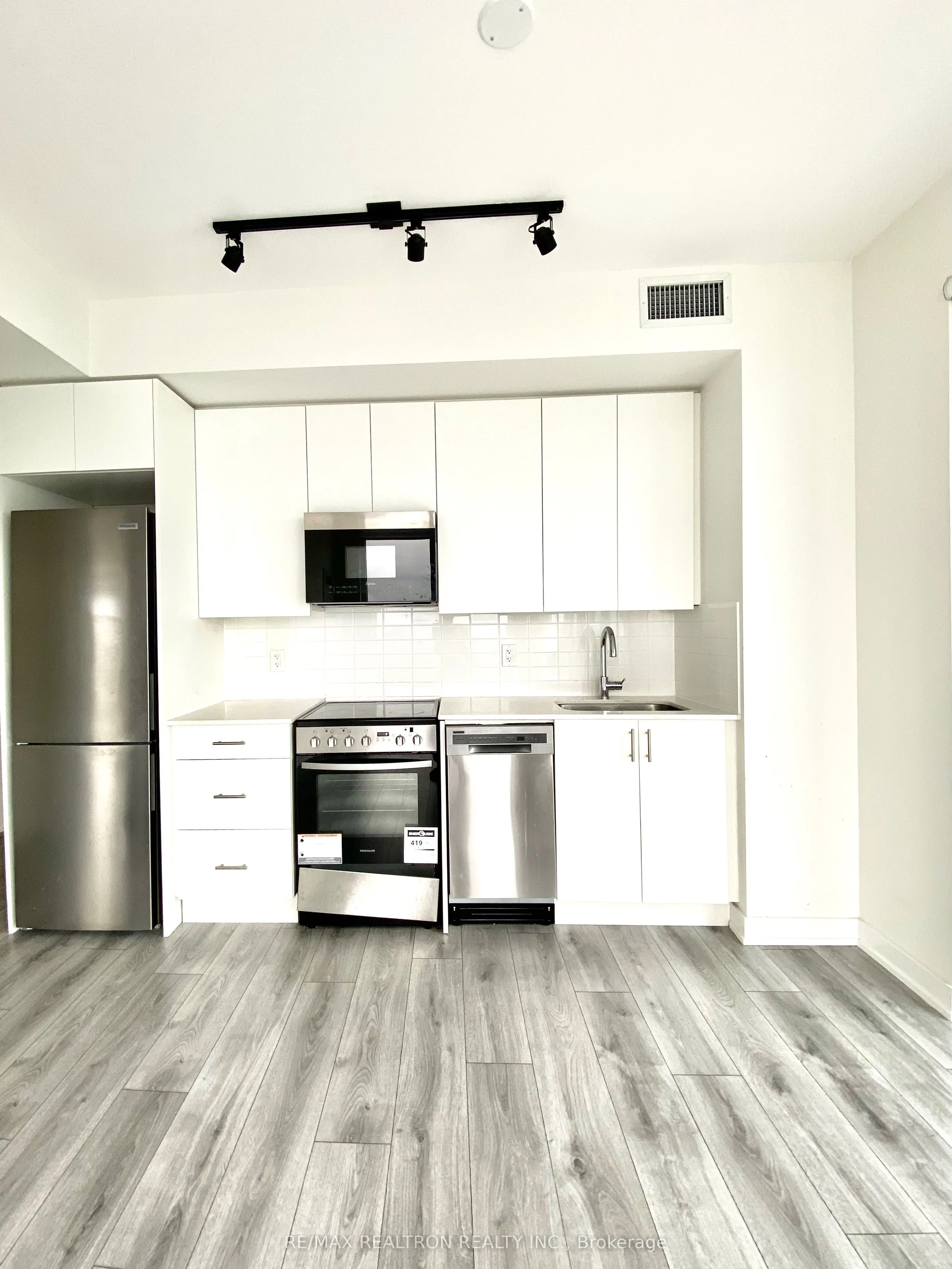 15 Ellerslie Avenue #2610