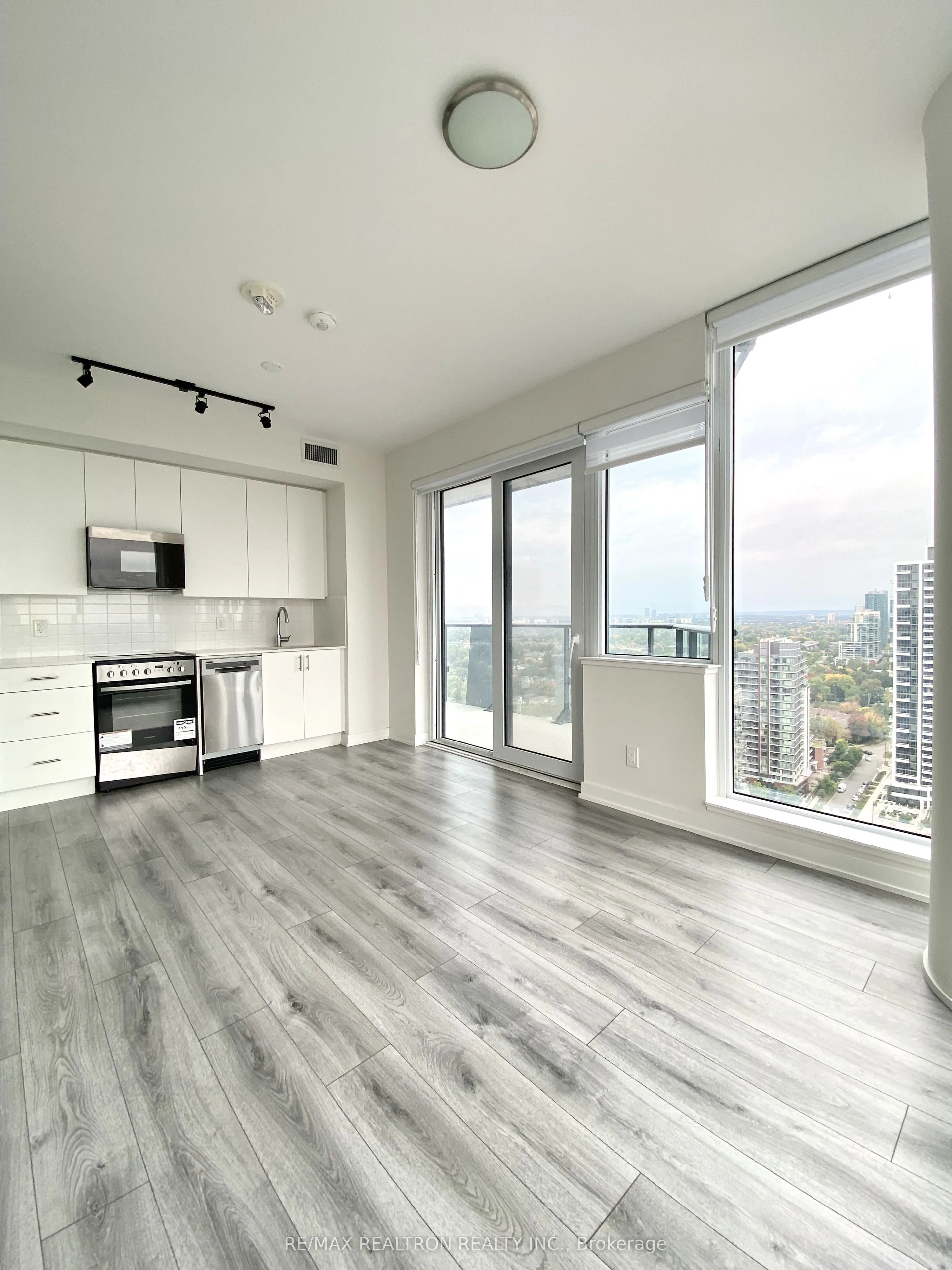 15 Ellerslie Avenue #2610