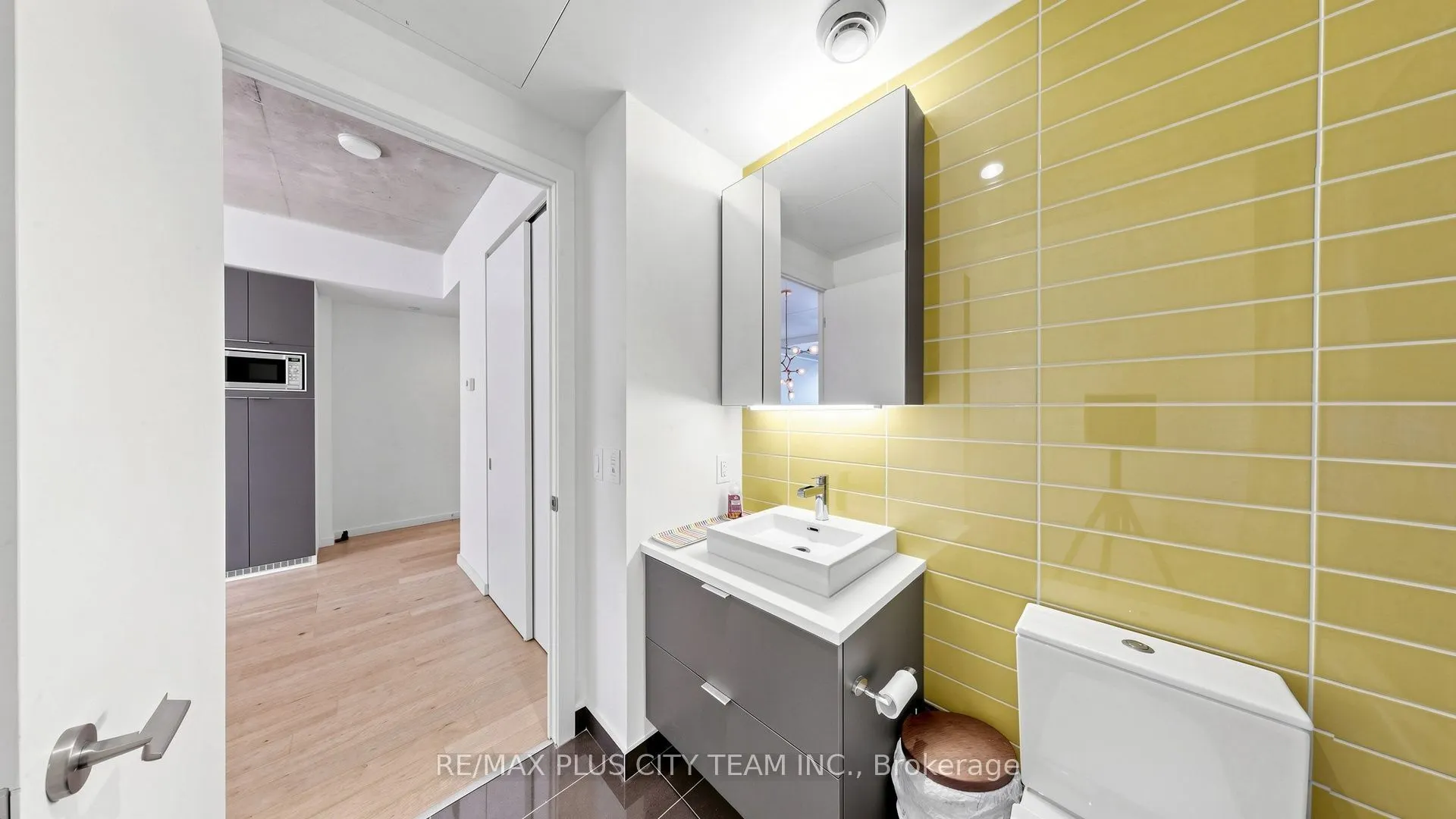 170 Bayview Avenue #301