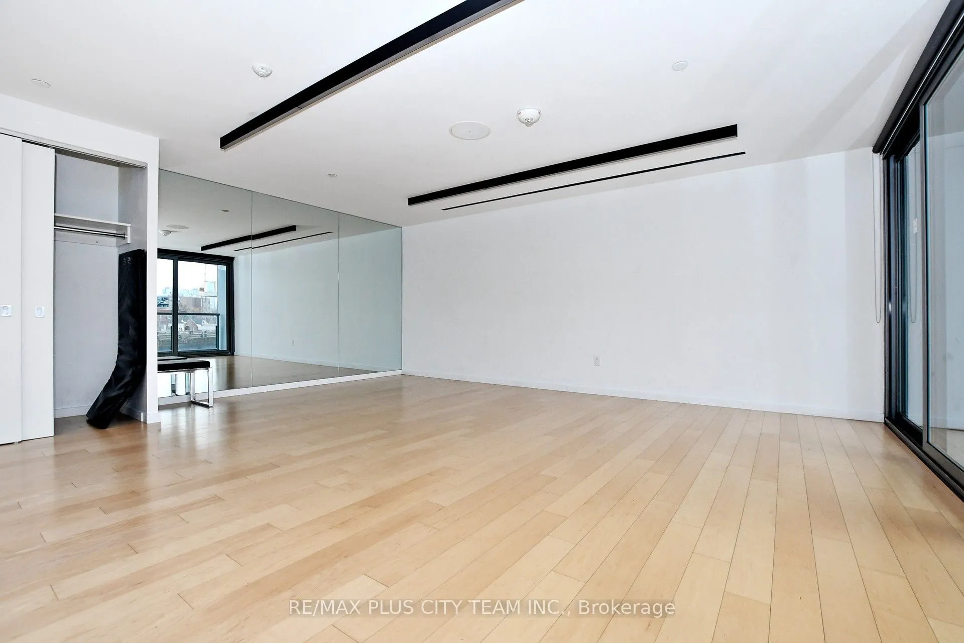 170 Bayview Avenue #301