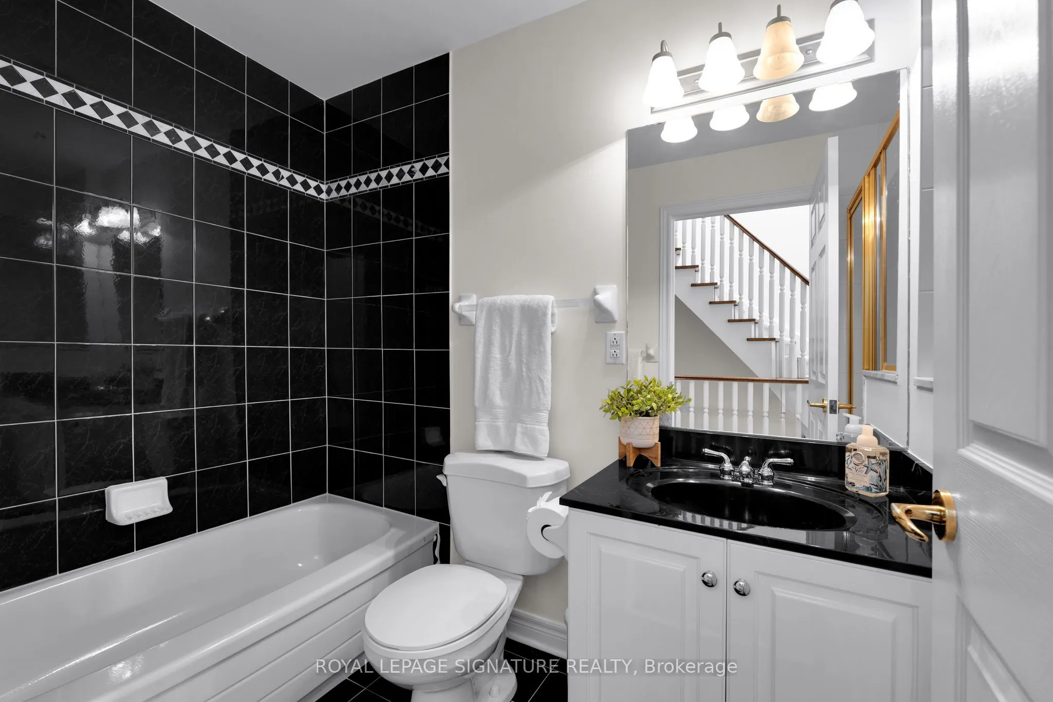 104 Pleasant Boulevard #11