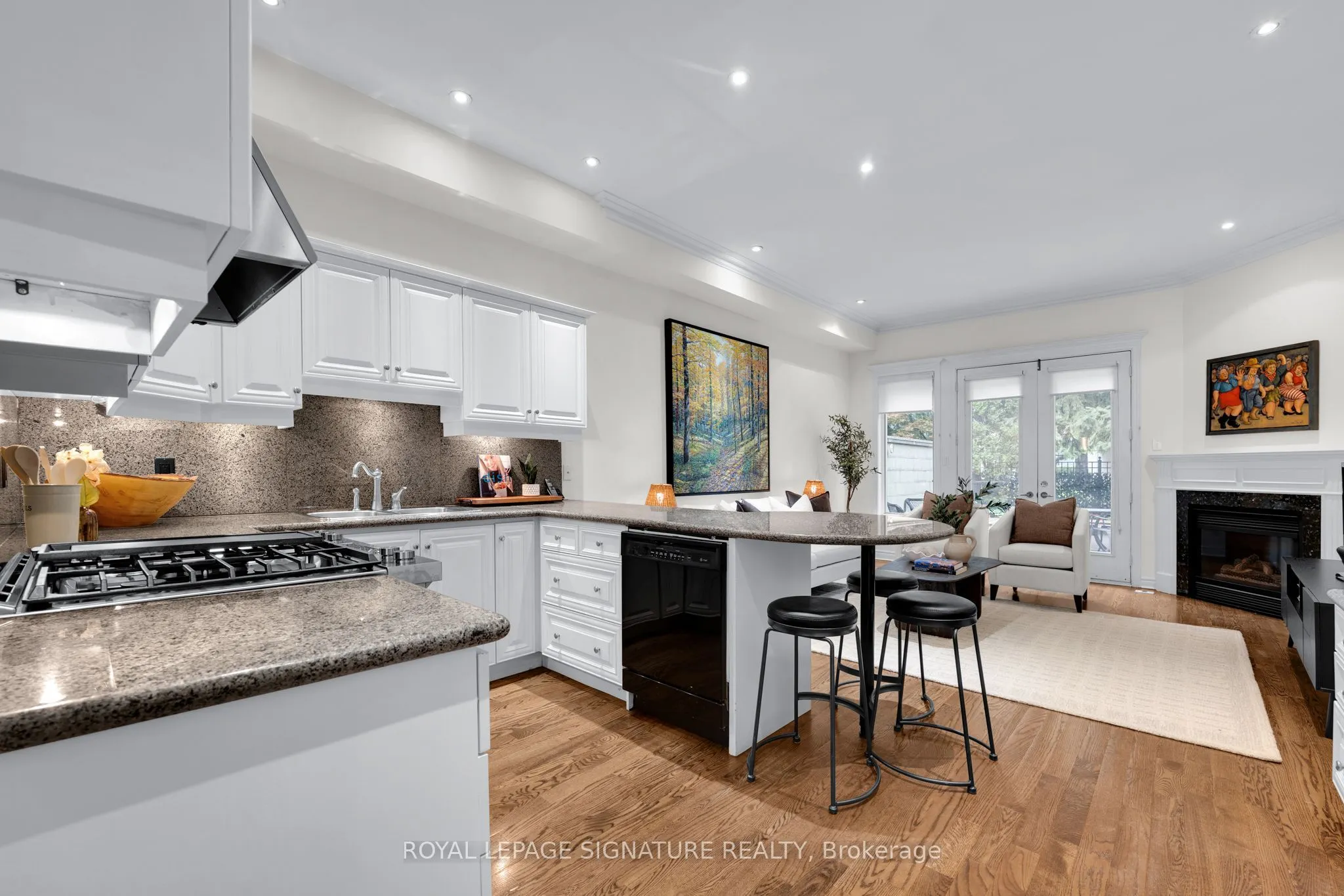 104 Pleasant Boulevard #11